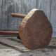 Tabouret vintage, tabouret bois , brutaliste, porte-plante, déco intérieur