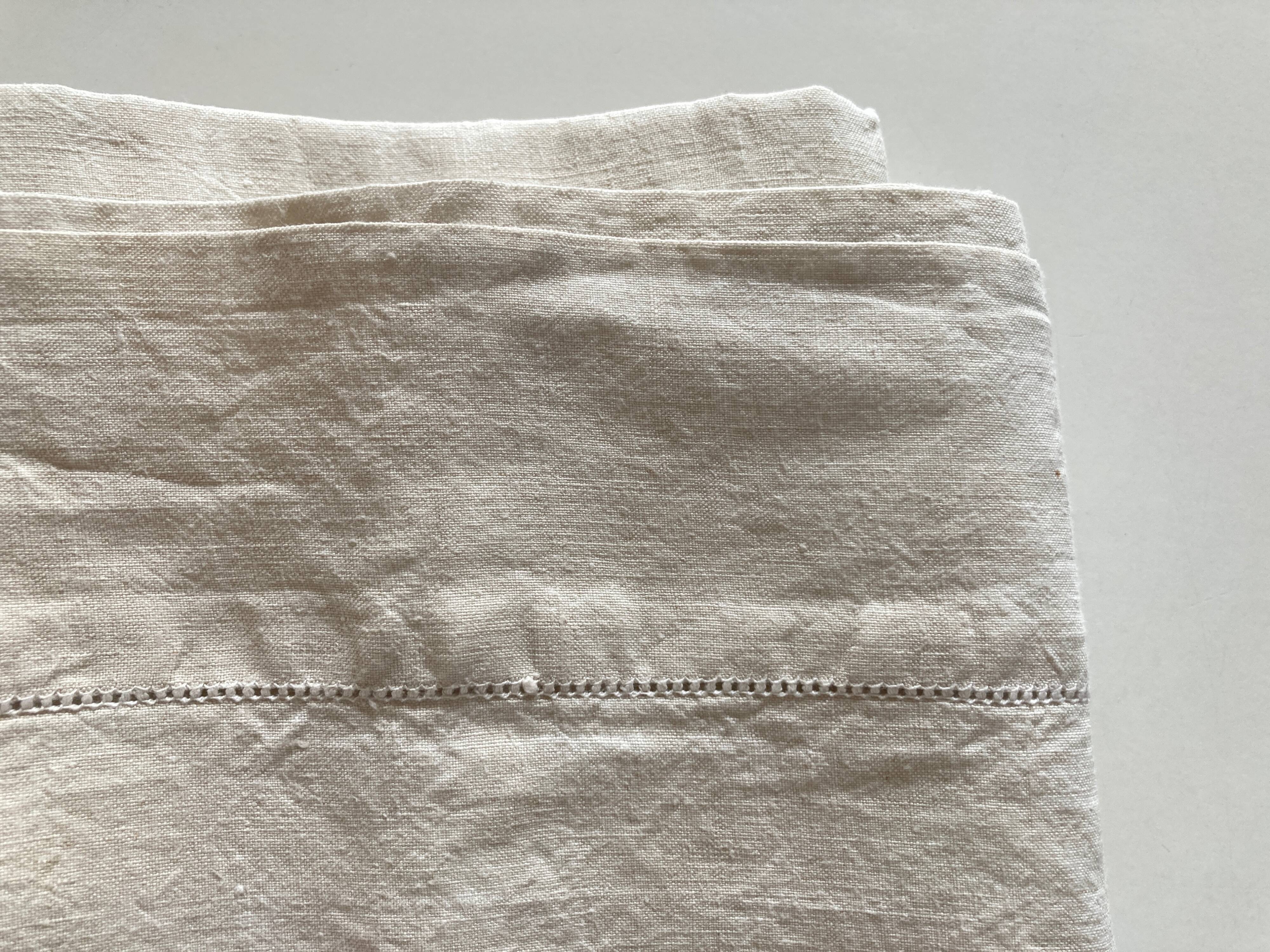Reserve sheet in un embroidered raw linen yarn