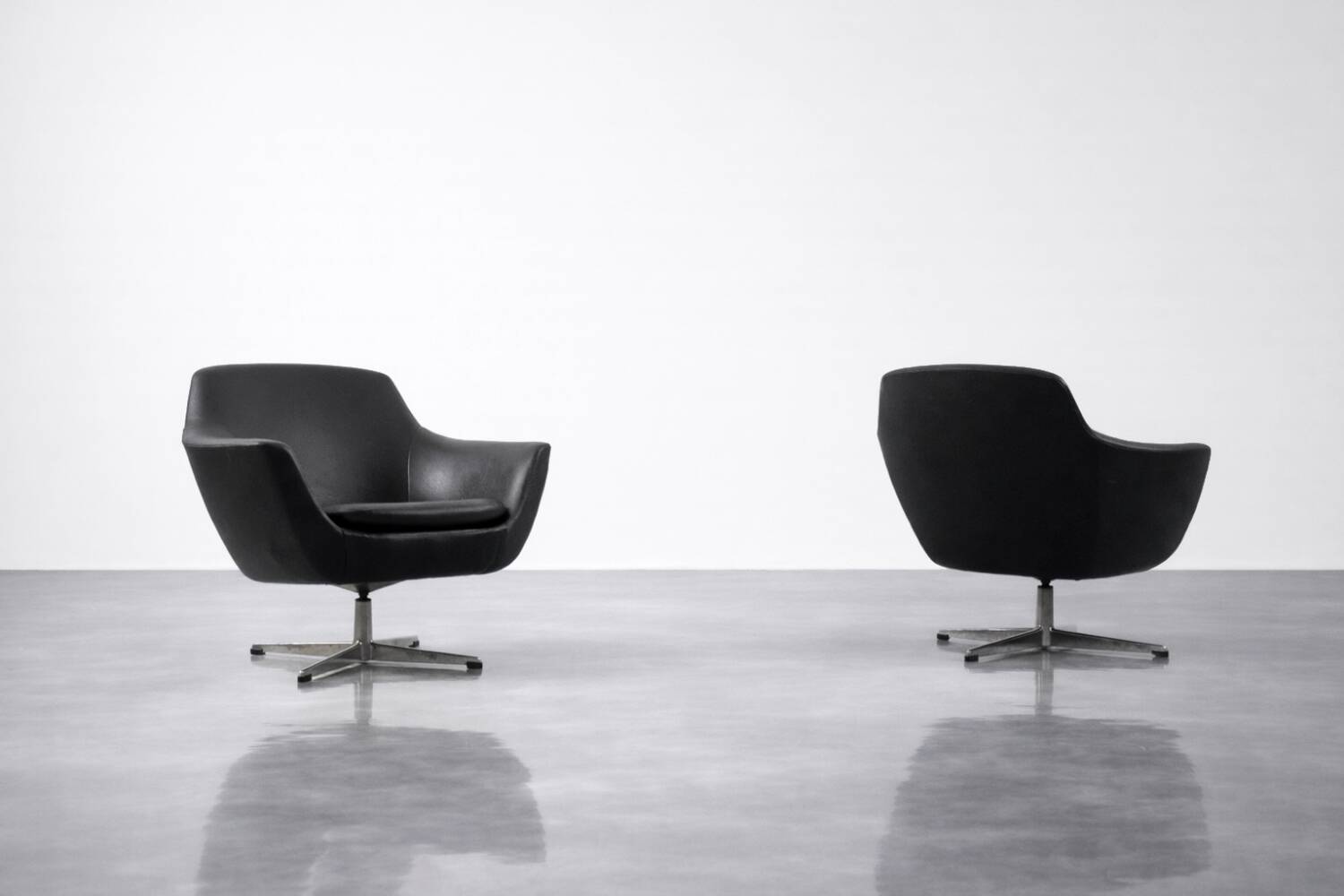 Vintage Mid-Century Scandinavian Modern Black Swivel Chairs, Set of 2