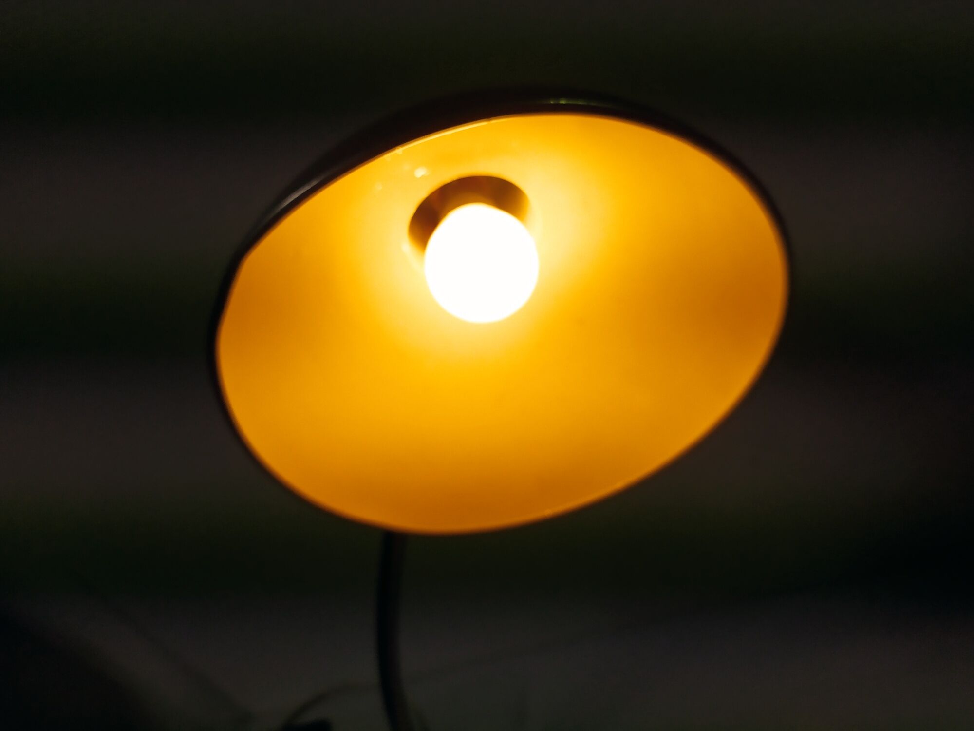 Former green aluminum metal lay desk lamp - year 60 - 70 - works