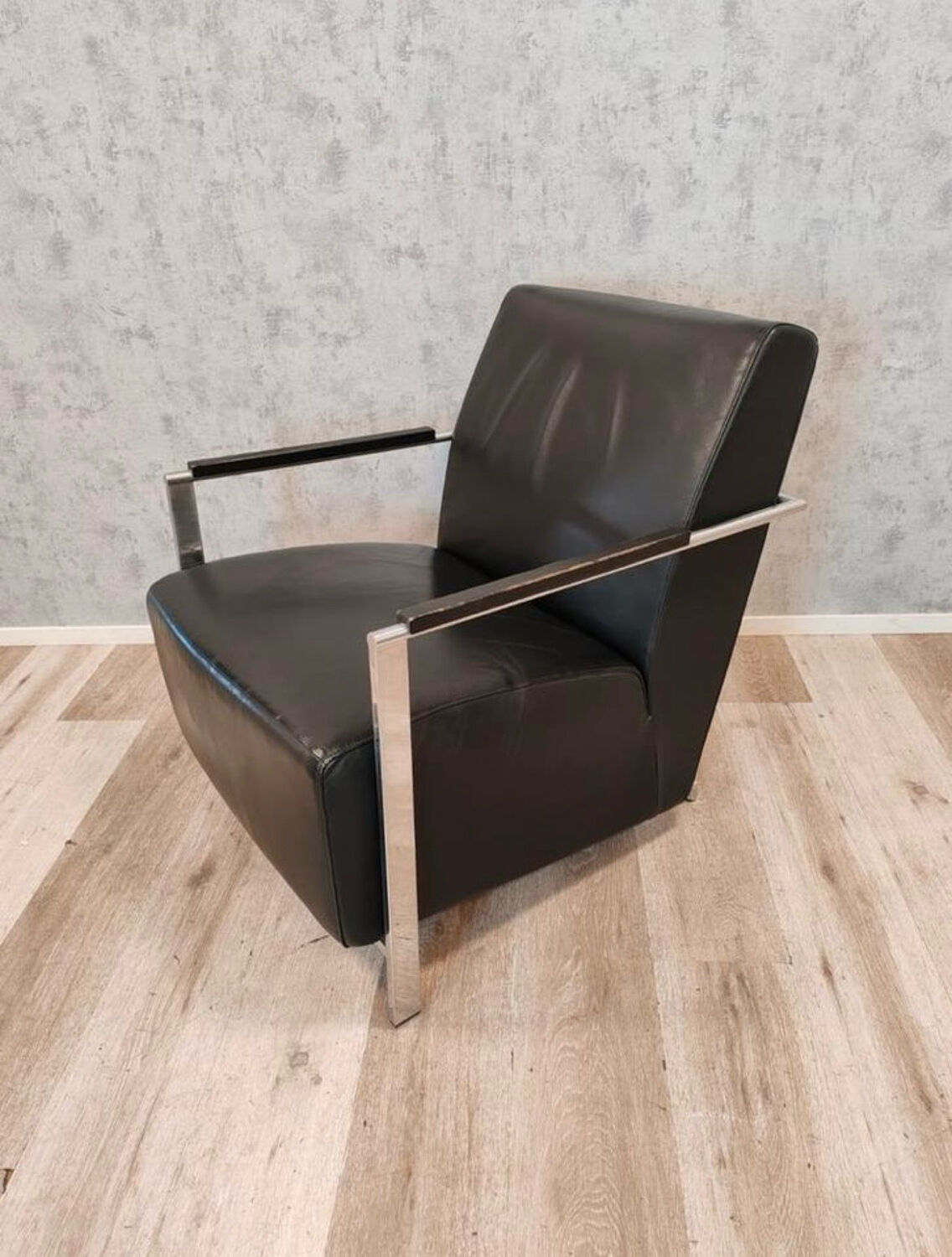 Vintage Design Armchair by Harvink – Black Leather