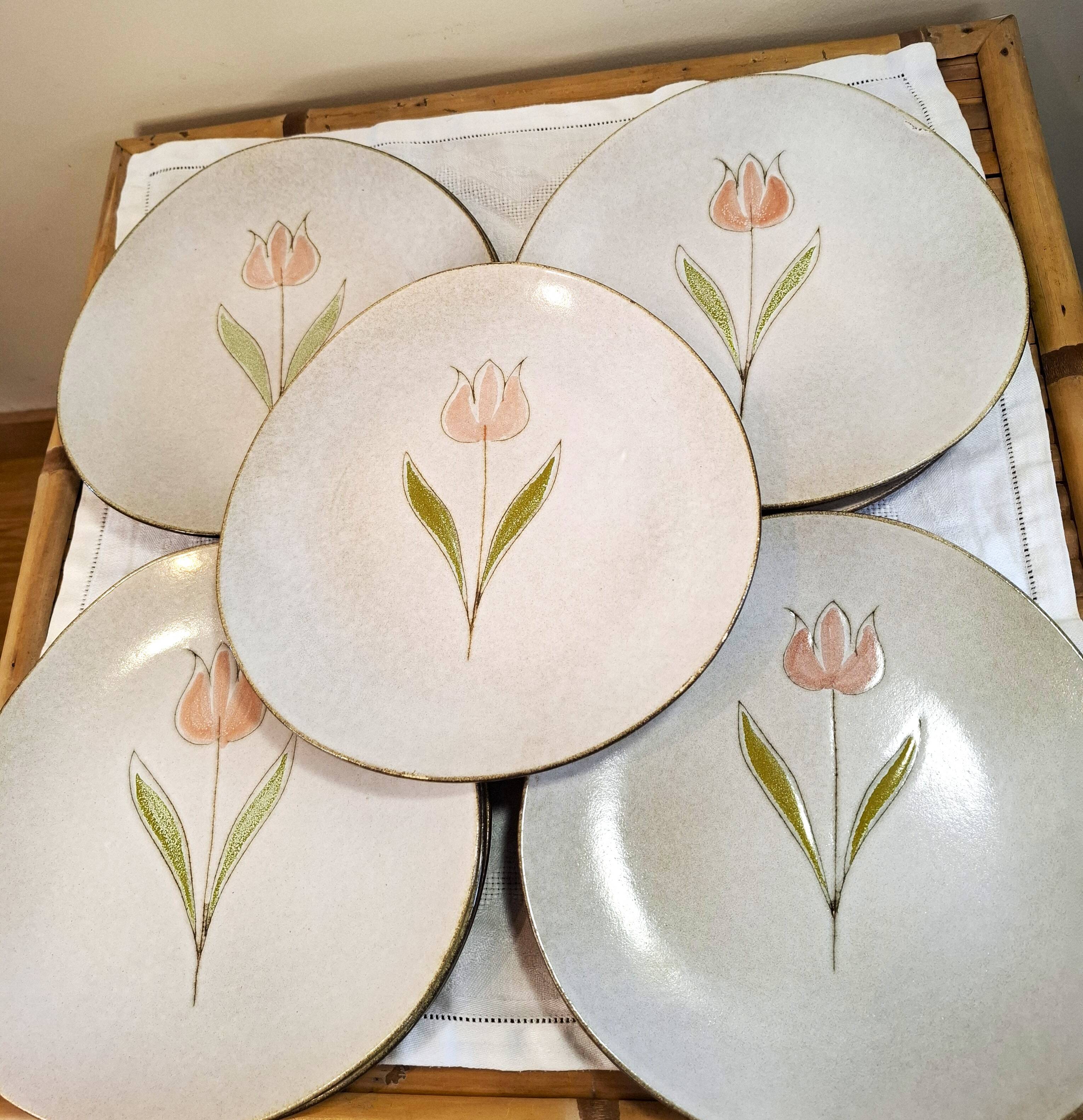 Niderviller Tulip stoneware plates and bowls