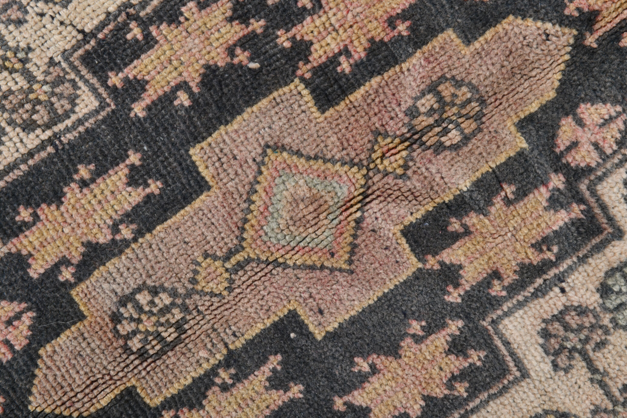 Handmade pink turkish rug 213x125cm