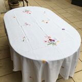 Rectangular tablecloth 160 x 240cm embroidered flowers "sweet peas"