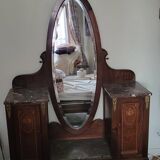 Neo-retro hairdresser