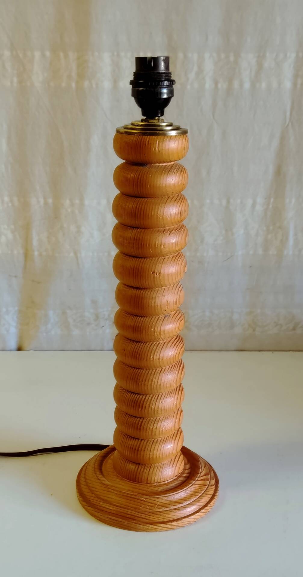 Table lamp base in solid wood, Scandinavian style - mid 20th century.