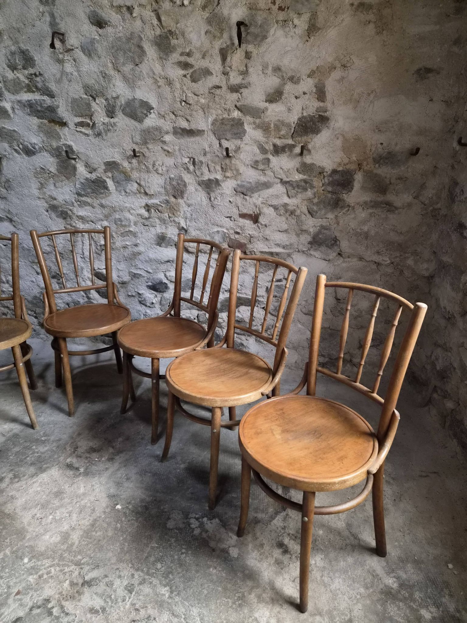 Set of 6 Fischel bentwood bistro chairs, Czechoslovakia, circa 1930–1950.
