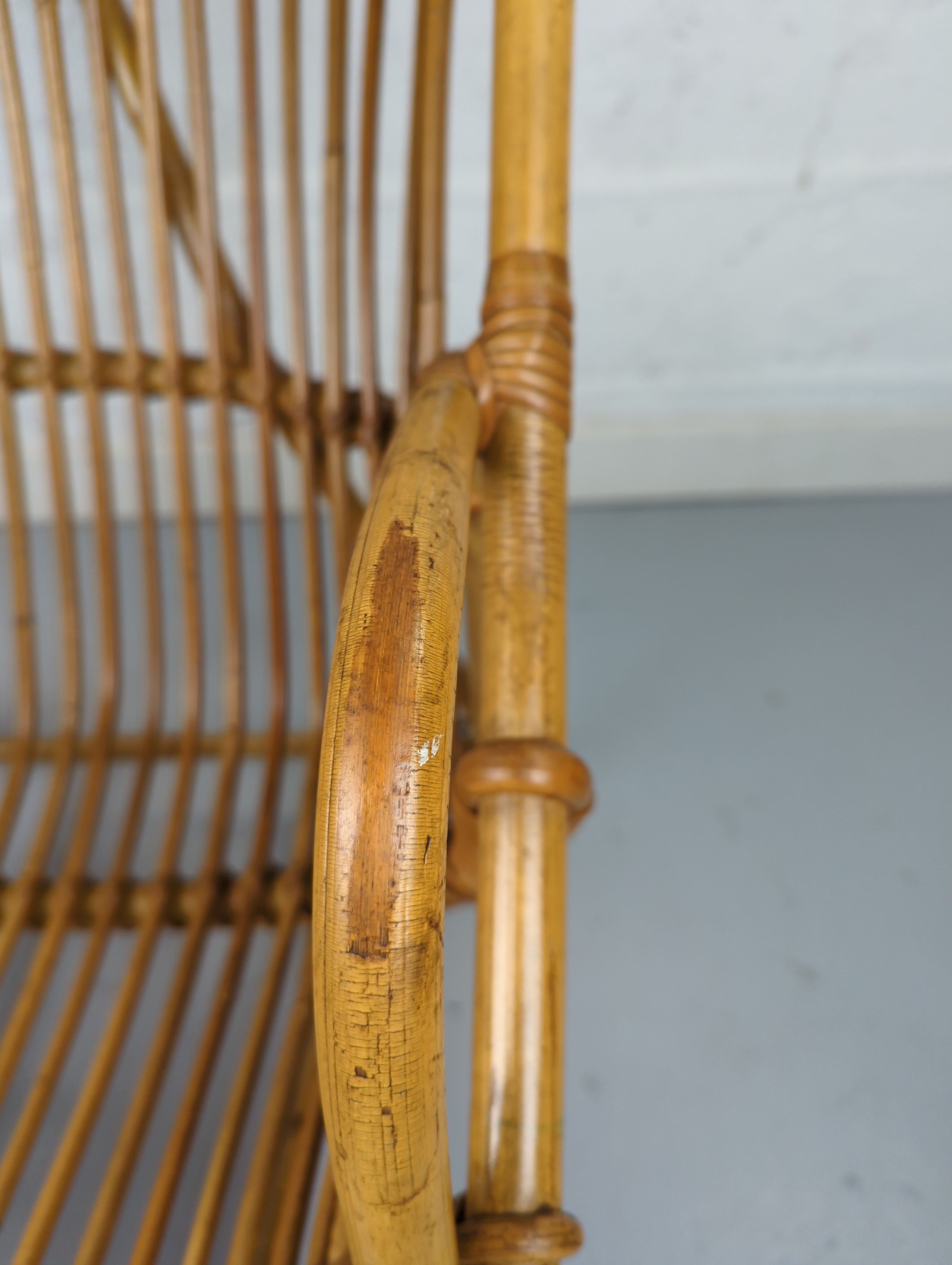 Fauteuil corbeille en rotin vintage