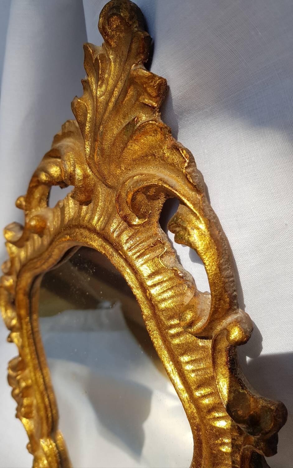 Miroir vintage doré en bois fabriqué en Italie