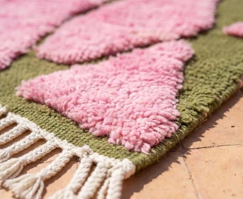 Handwoven traditional Berber rug, size 150/250 cm.