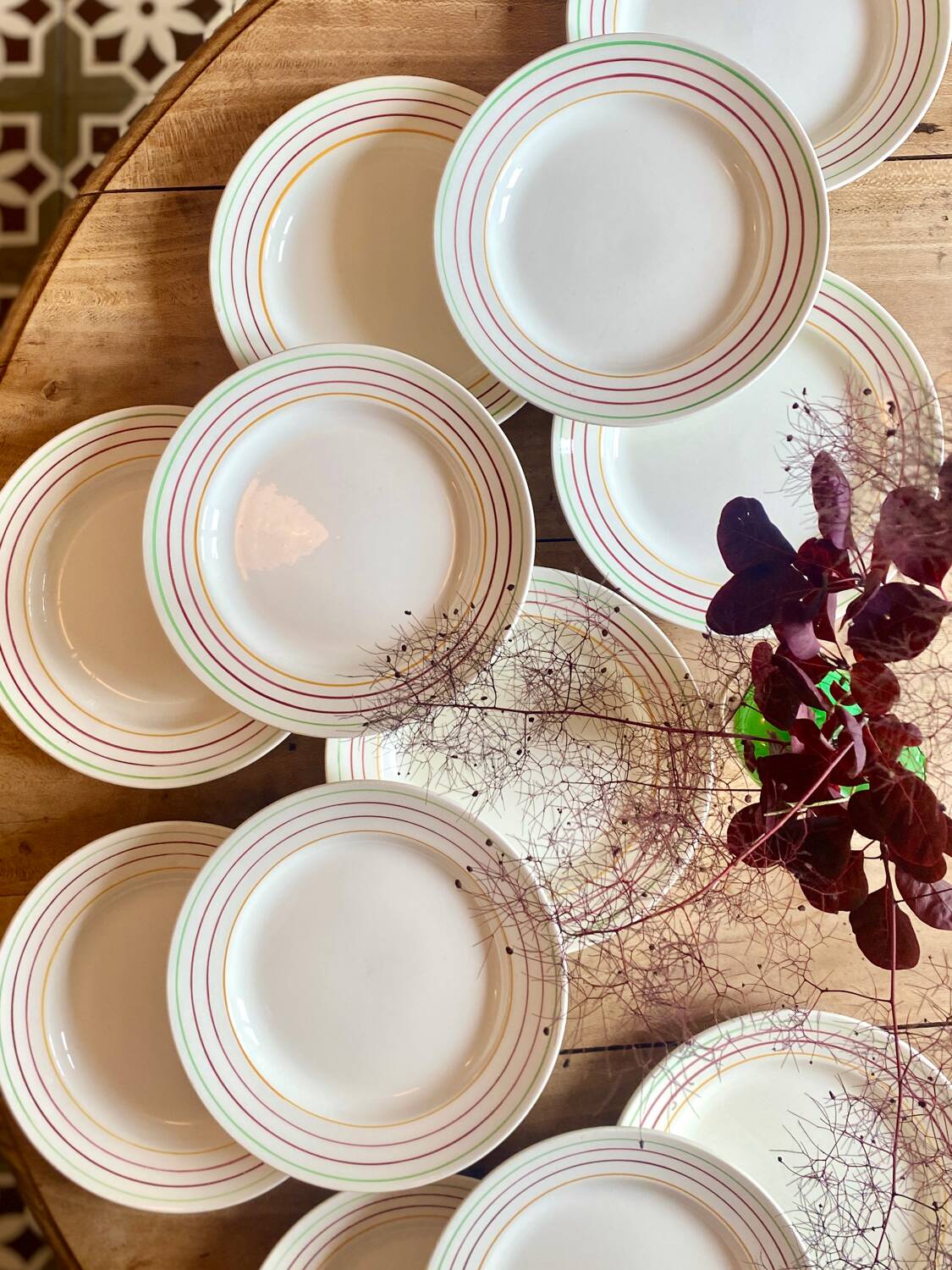 Set of 12 vintage flat plates, Jeannio de Gien model