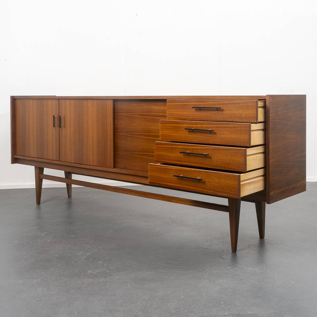 Enfilade années 50, bois de noyer, restaurée, 233cm