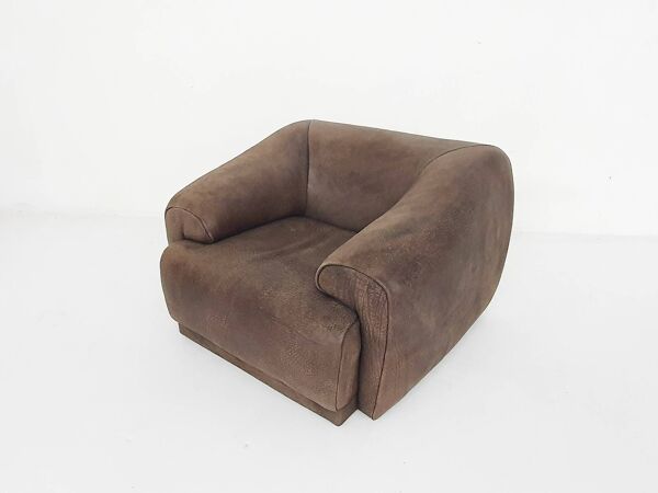 Fauteuil de salon en cuir de buffle de style De Sede, années 1960