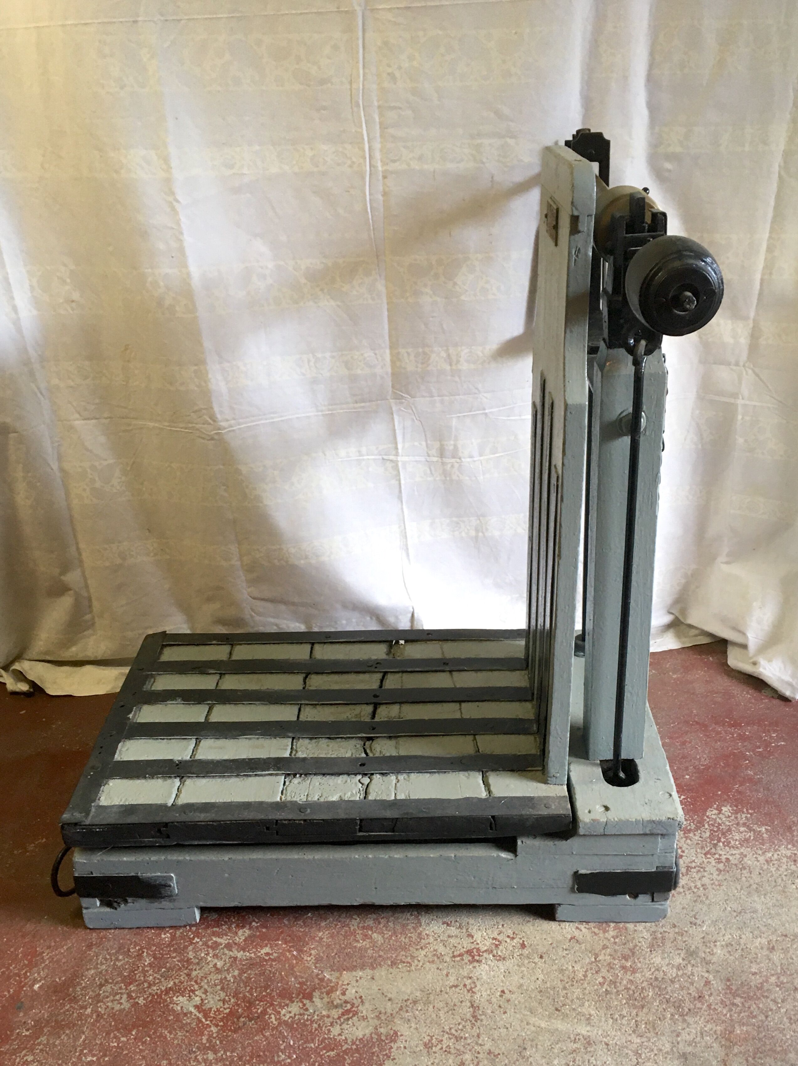 Old-grained scale, early 20th century