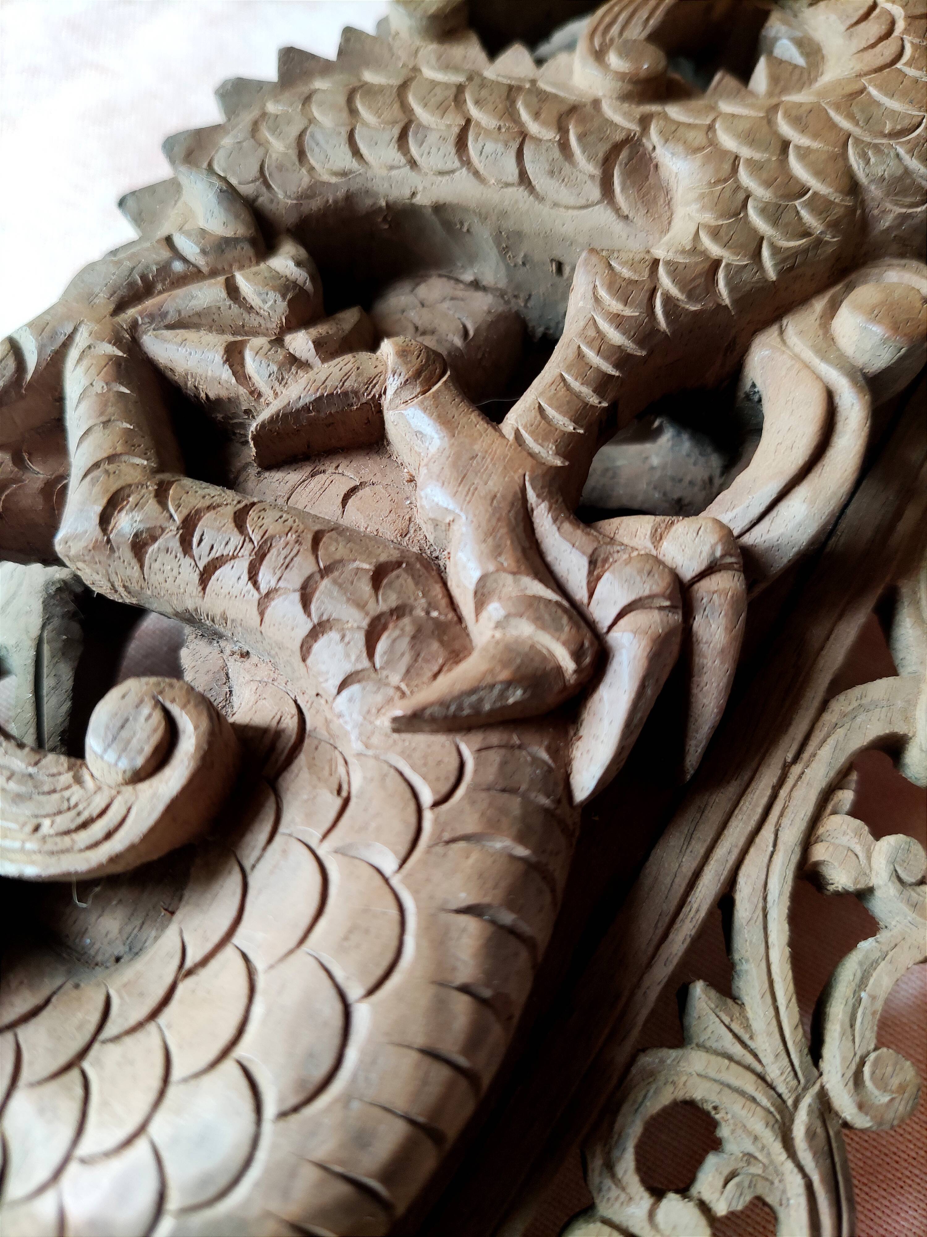Frame - frame - carved wood - dragons holding the sacred pearl