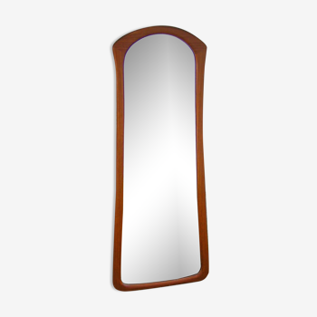 Wall-mounted scandinavian mirror