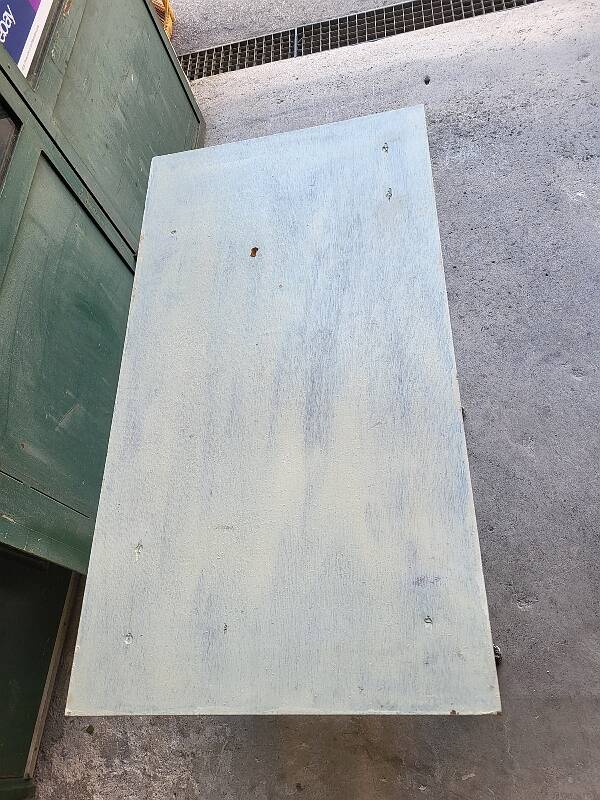 Table bistrot en marbre avec pied en fonte