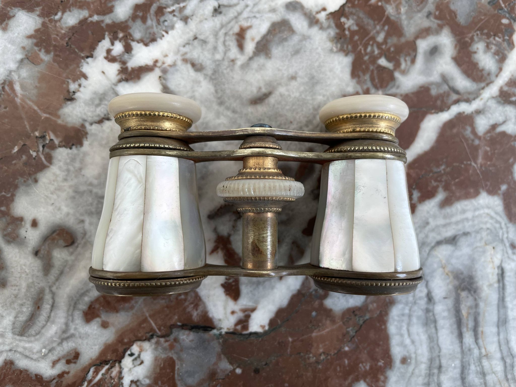 Opera binoculars in Mother-of-Pearl and Brass - authentic - Early XXth - France