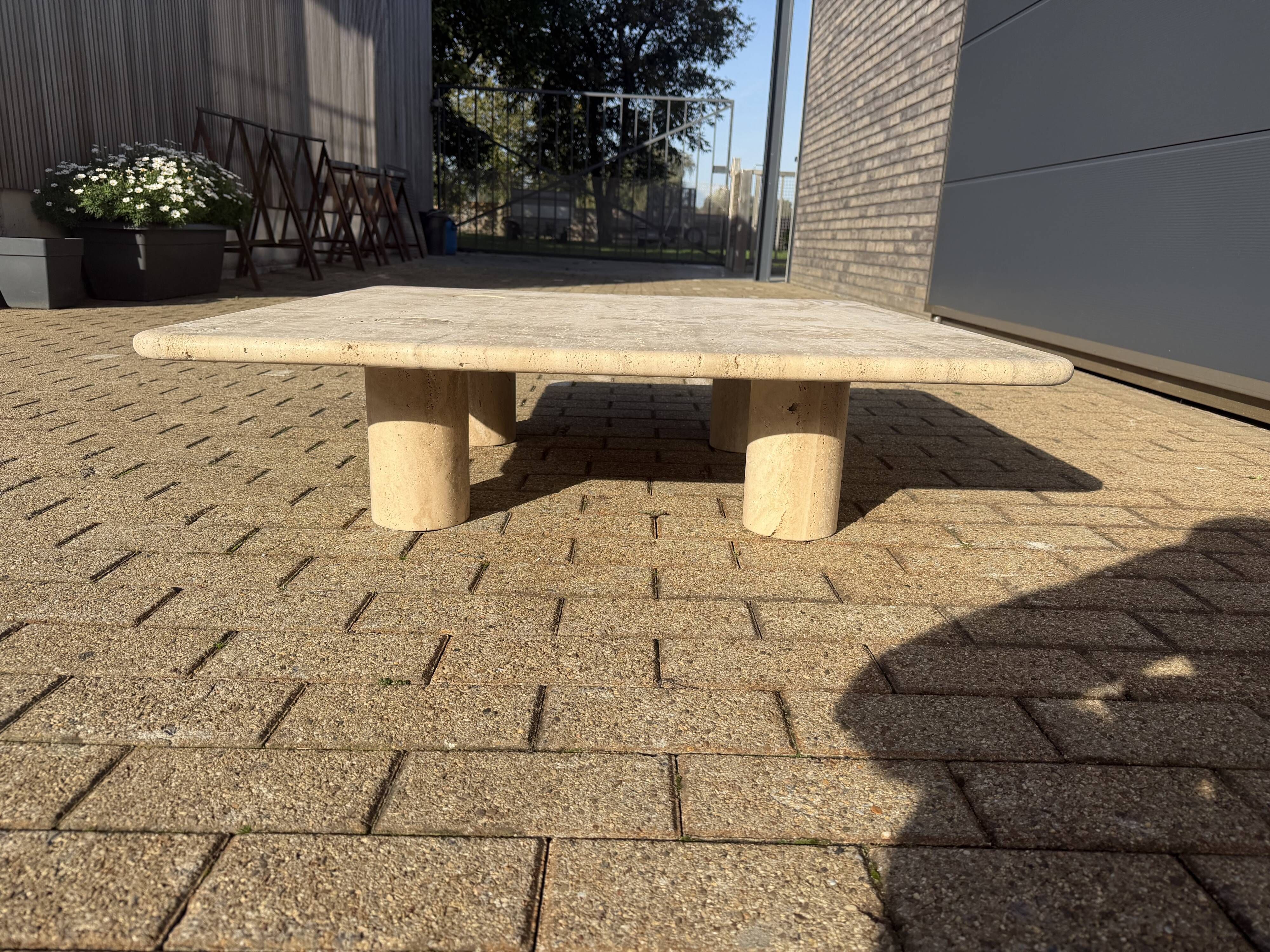 Travertine coffee table Angelo Mangiarotti for Up&Up 1970s
