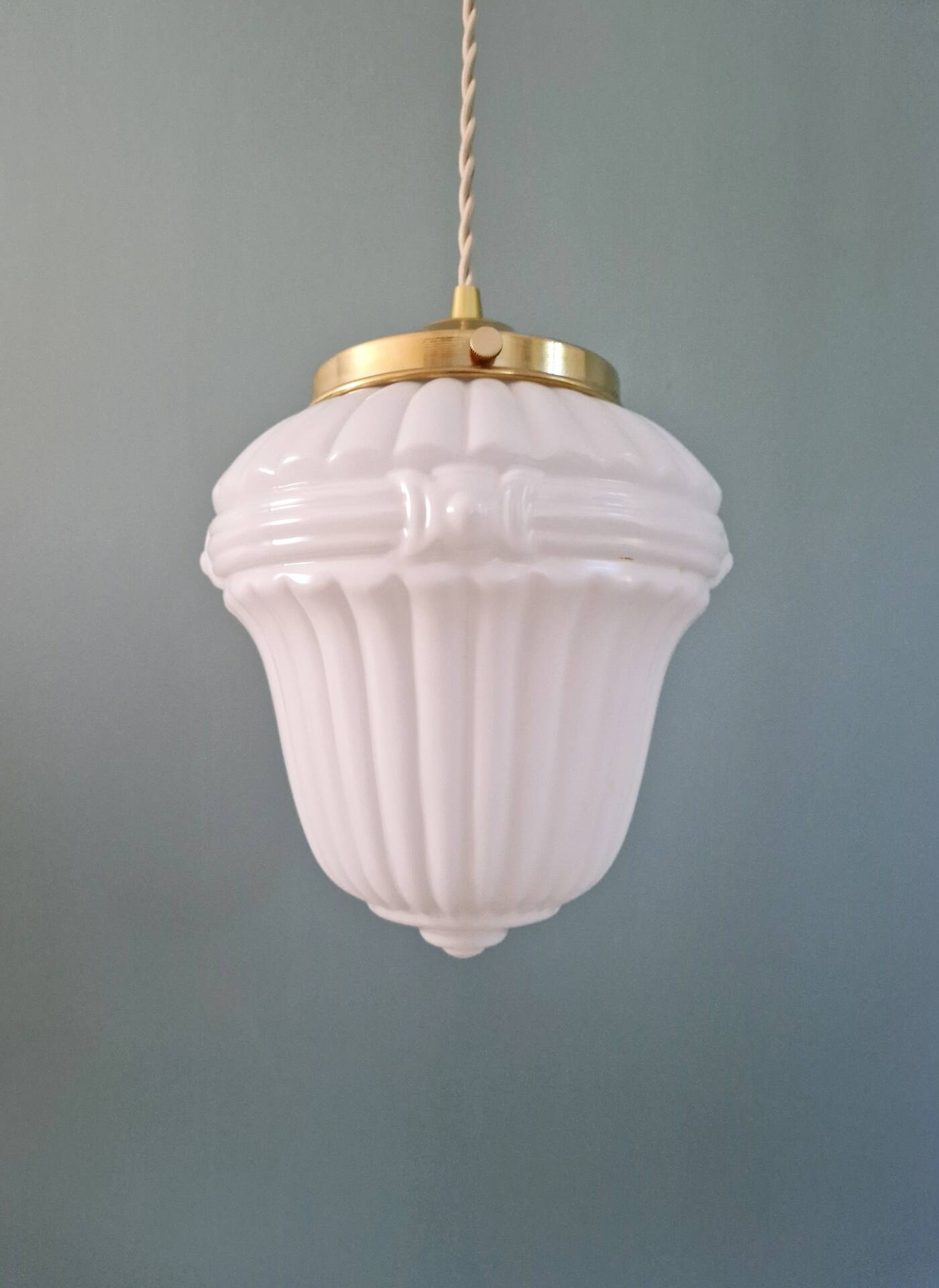 Art Deco suspension in pressed white glass, 1920s-30s.