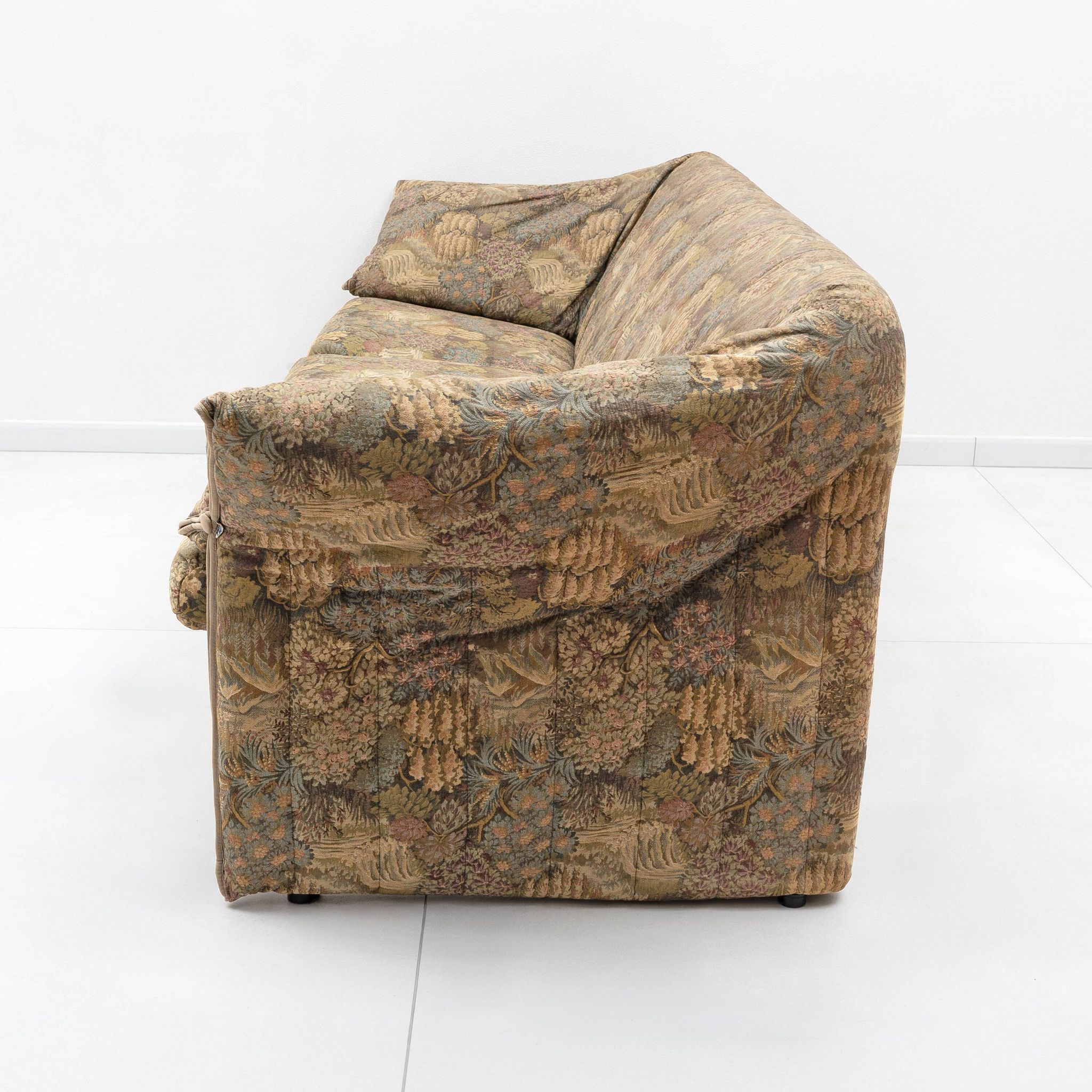 Jacquard fabric Sofa, Mario Bellini, "Le stelle" B&B Italia, 1970