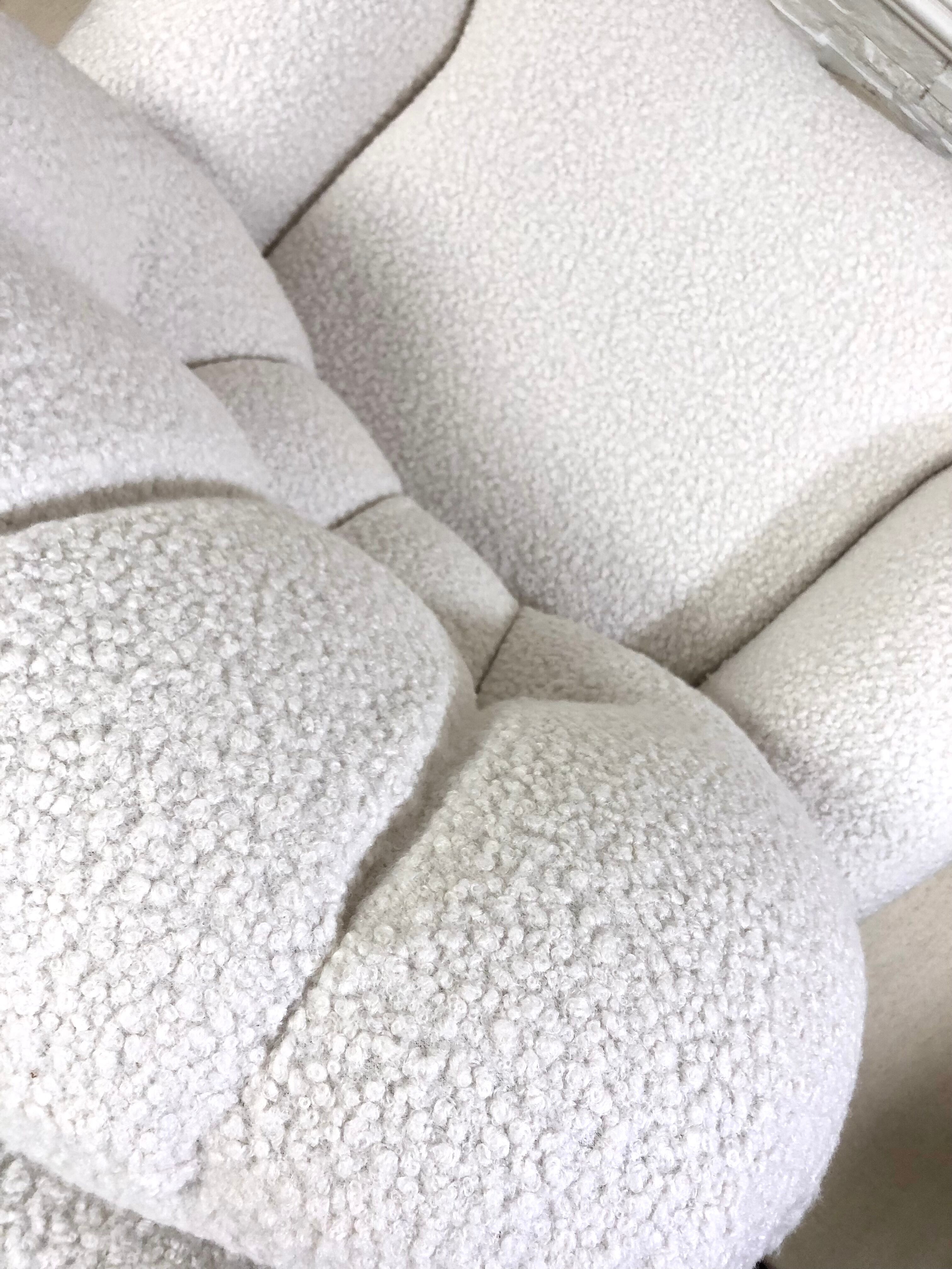 Vintage 80s shell armchair in curly wool