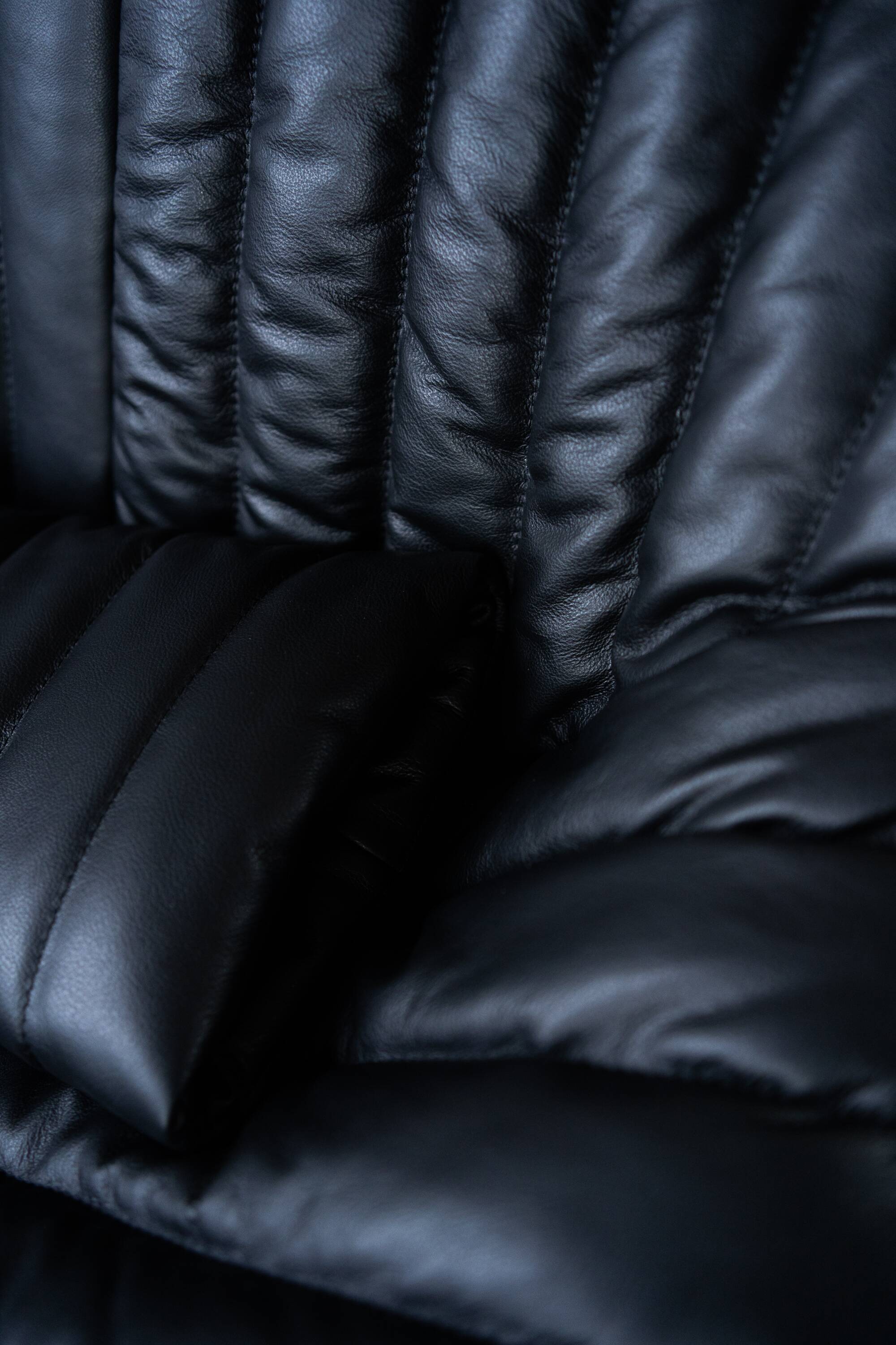 Cinna Ligne Roset Black leather 2-seater sofa attributed to Annie Hieronimus, 1970s