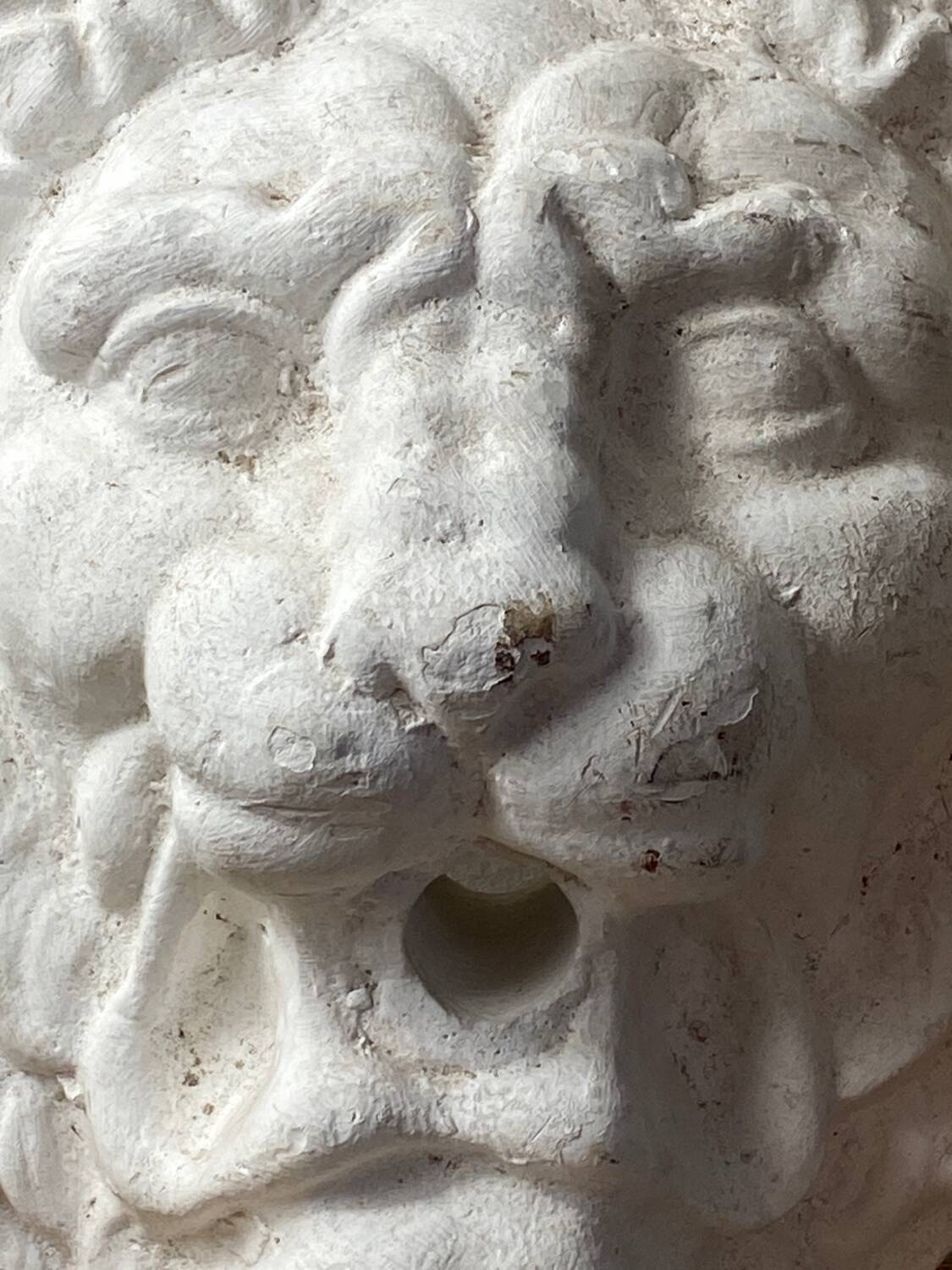 Lion head for fountain