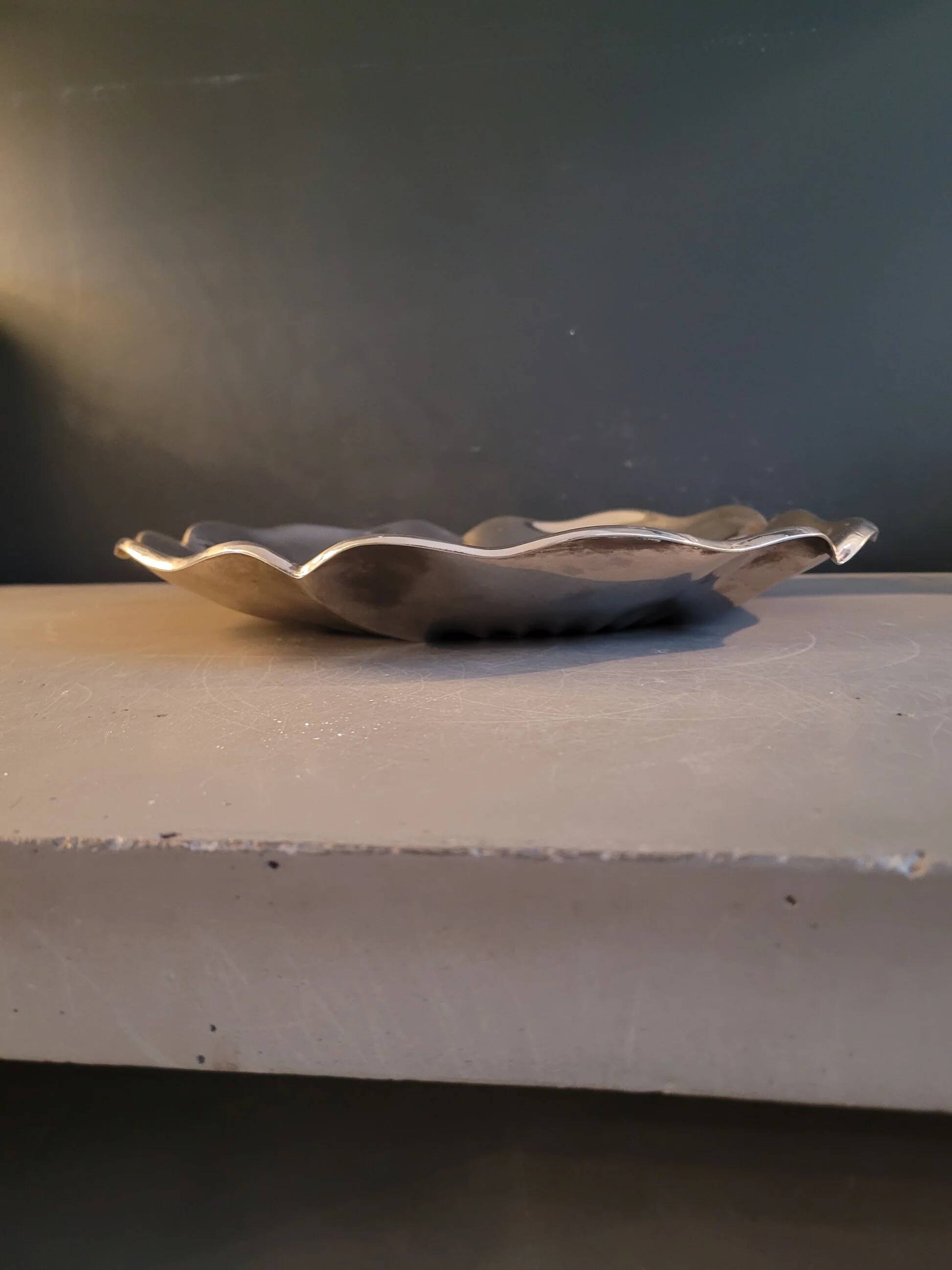 Silver-plated flower dish