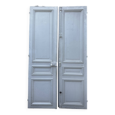Old double door from 1890 in solid wood