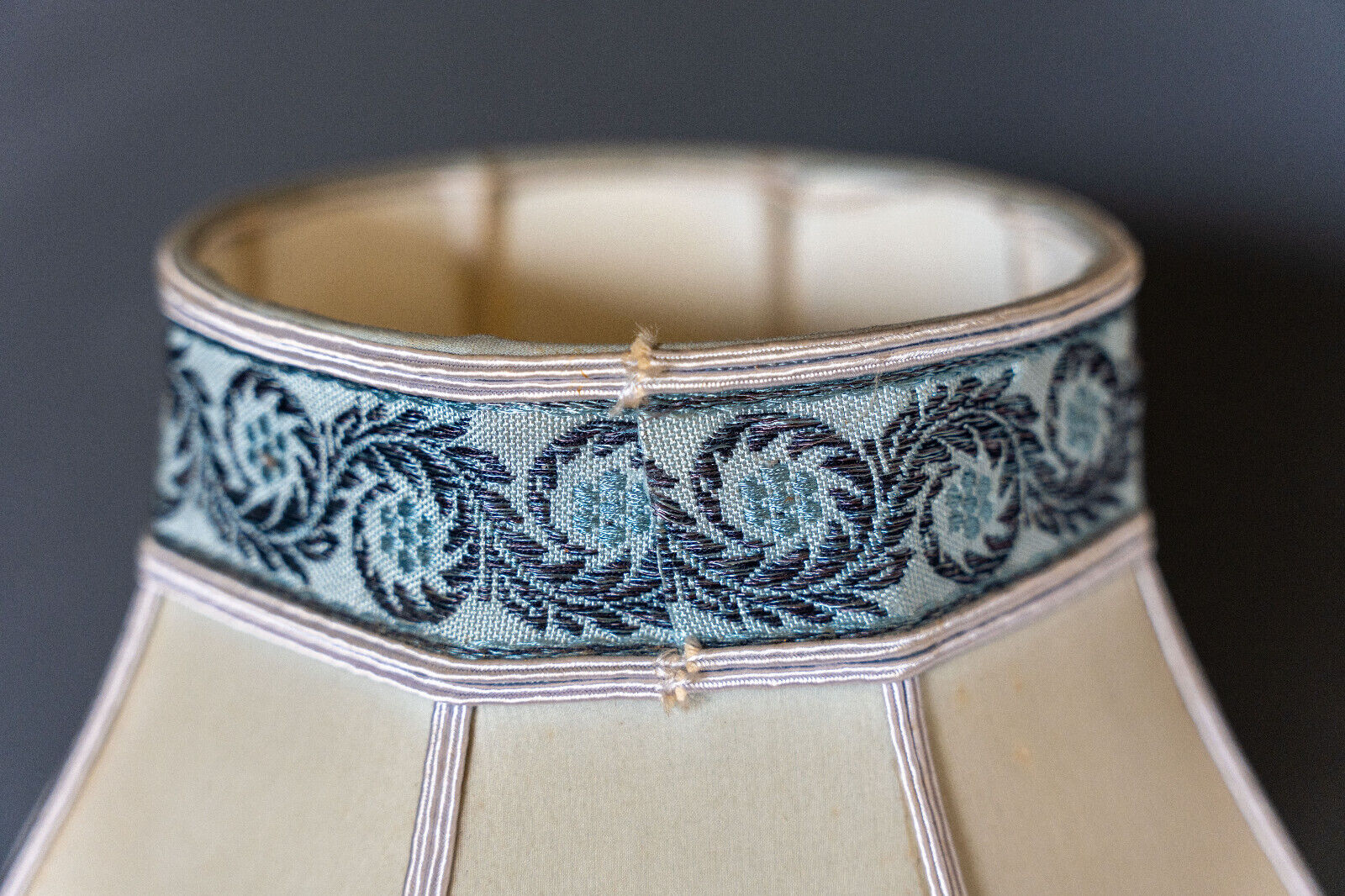Blue and white ceramic lamp Floral decoration XXth Velvet lampshade