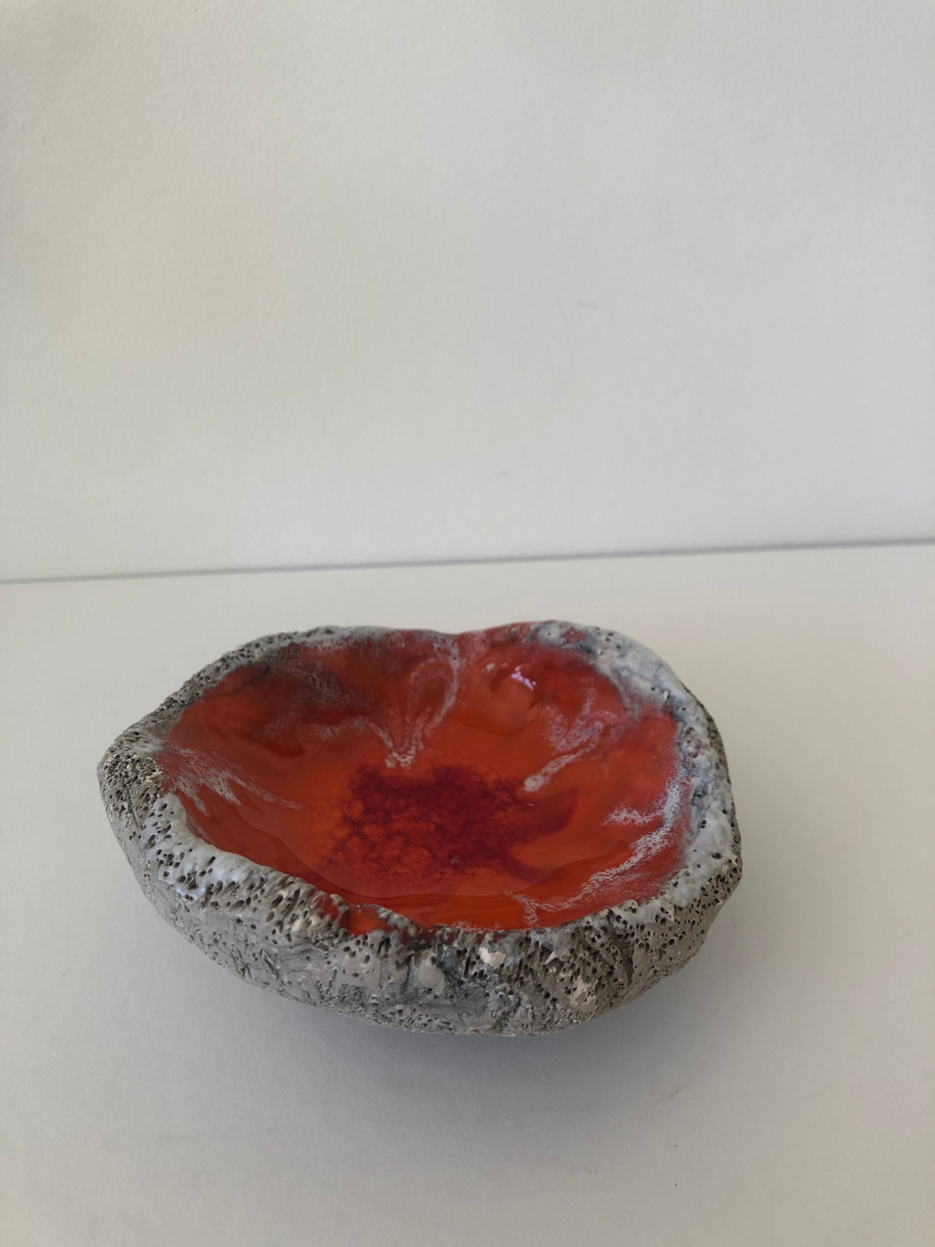 Empty pocket stone and enamel