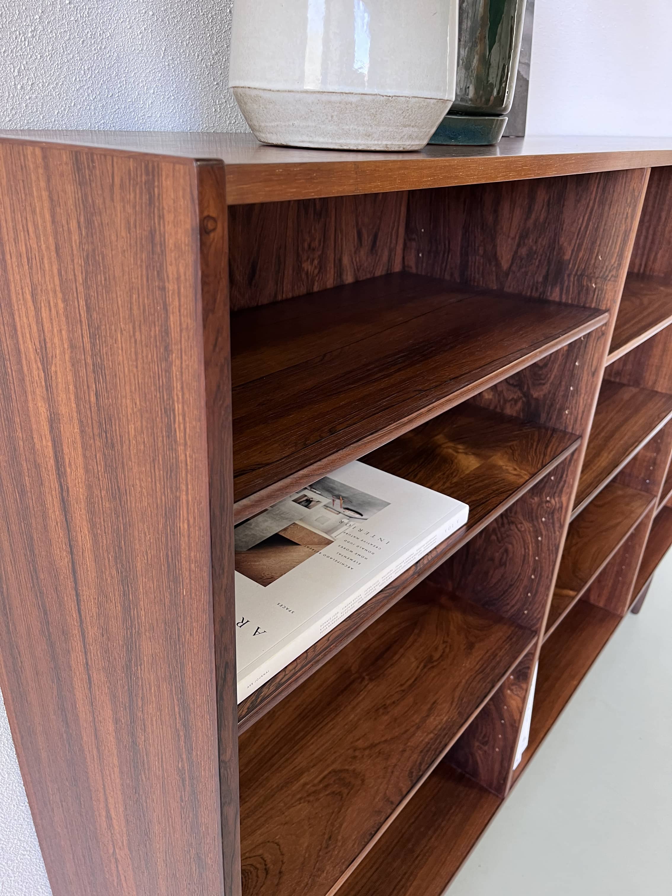 Vintage palissander bookcase