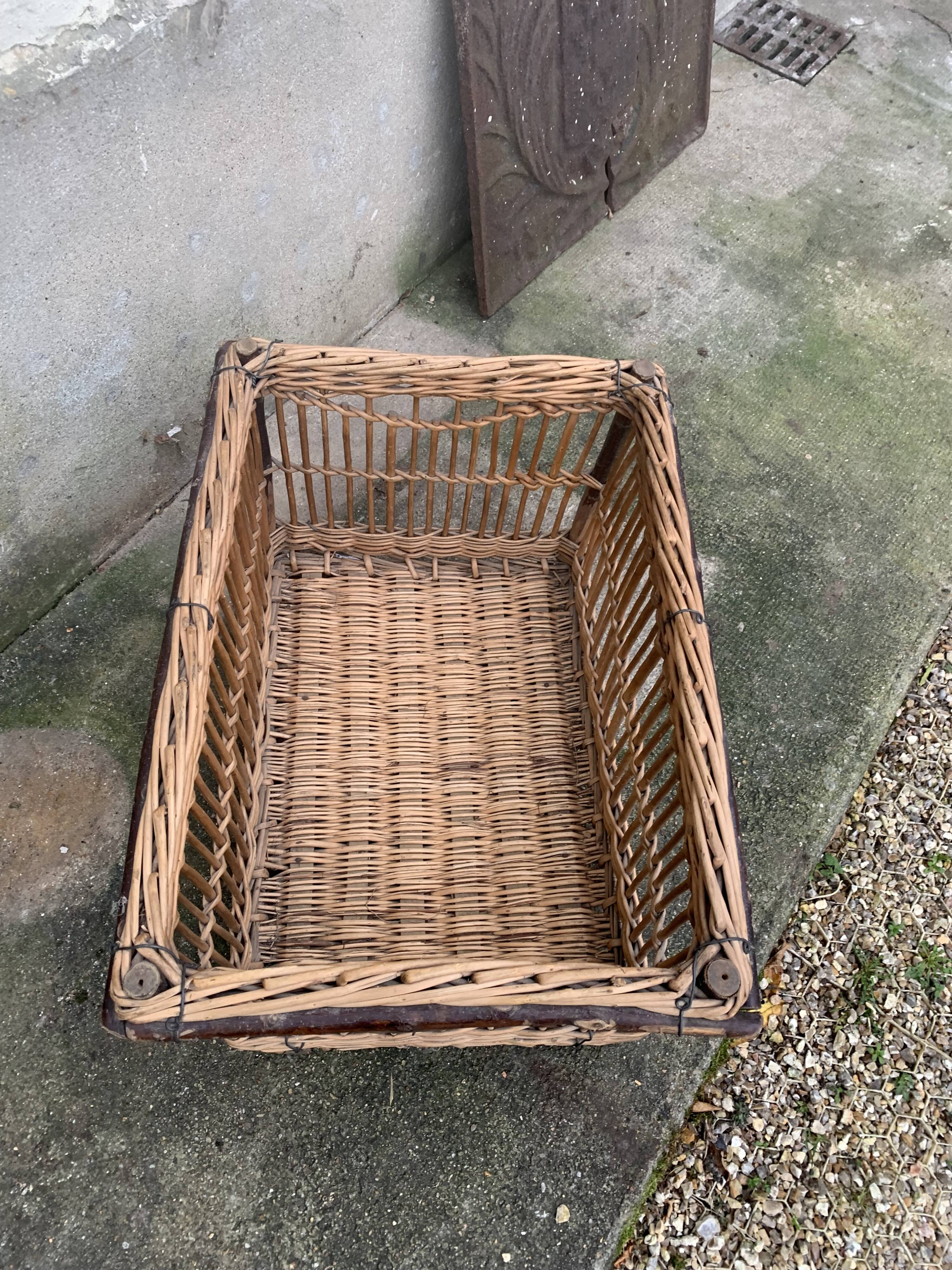 Large basket, rattan basket, old wicker linen basket