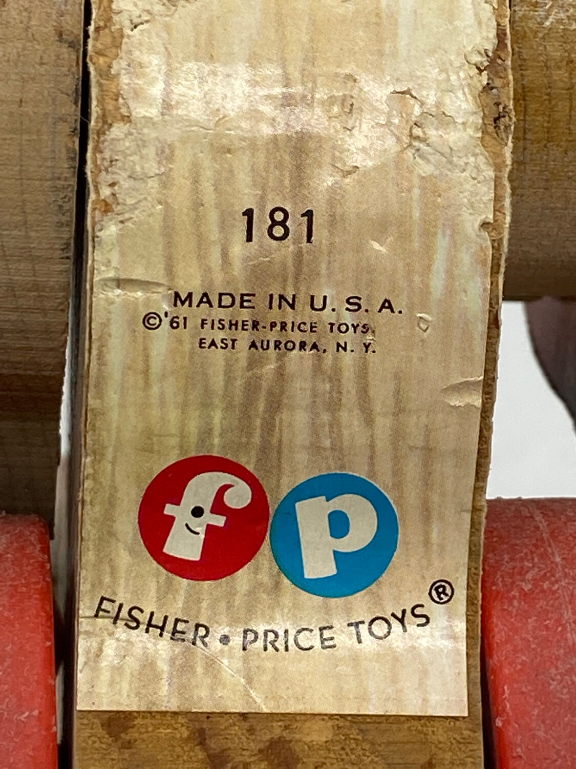 Dog to pull snoopy, file price toys, old wood toy