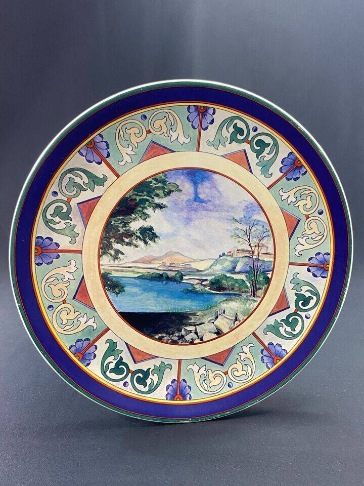 Circular earthenware dish from Gien