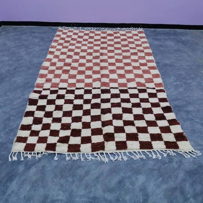 Handwoven natural wool rug, size 150/250 cm.