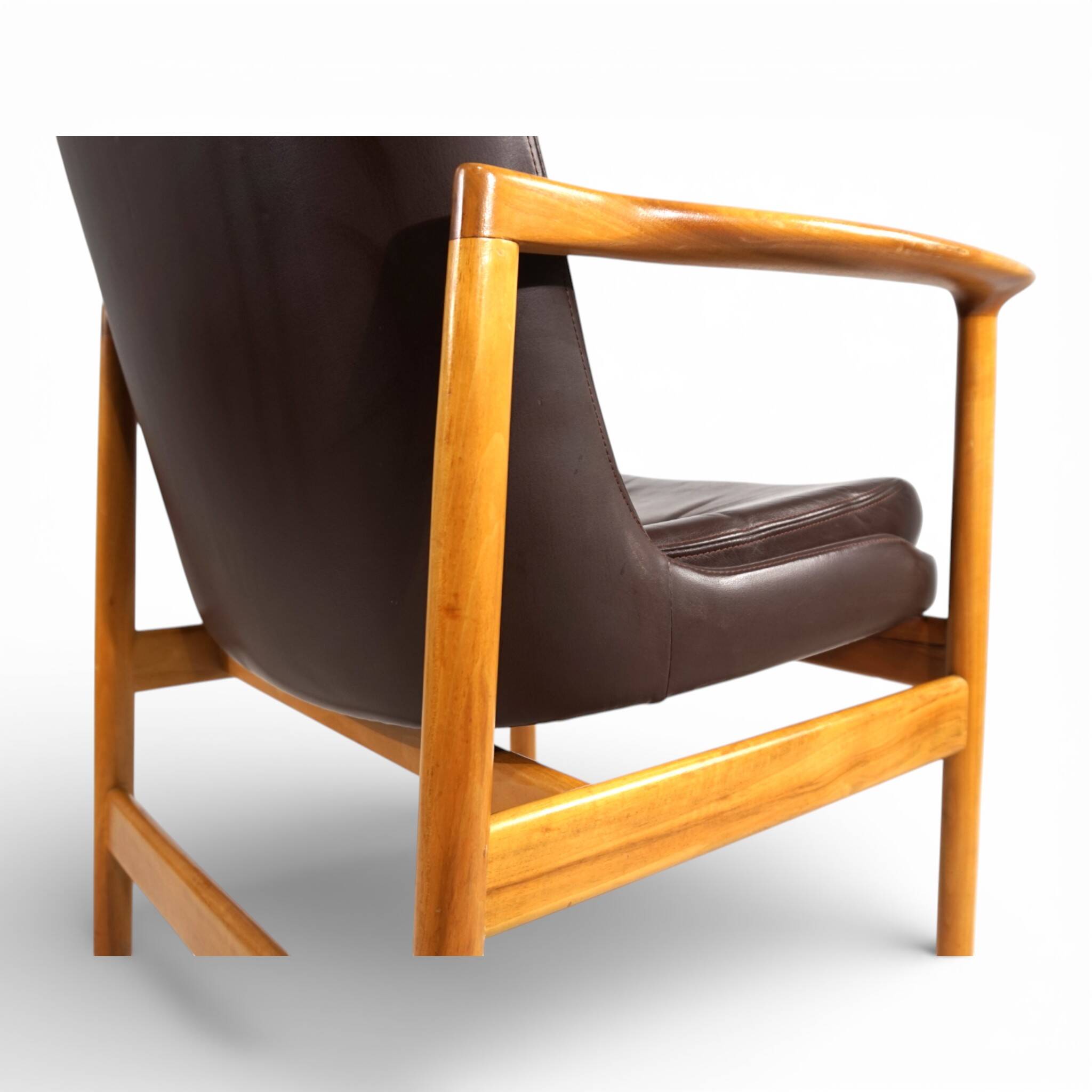 Fröscher leather armchair by Ib Kofod-Larsen, 1960