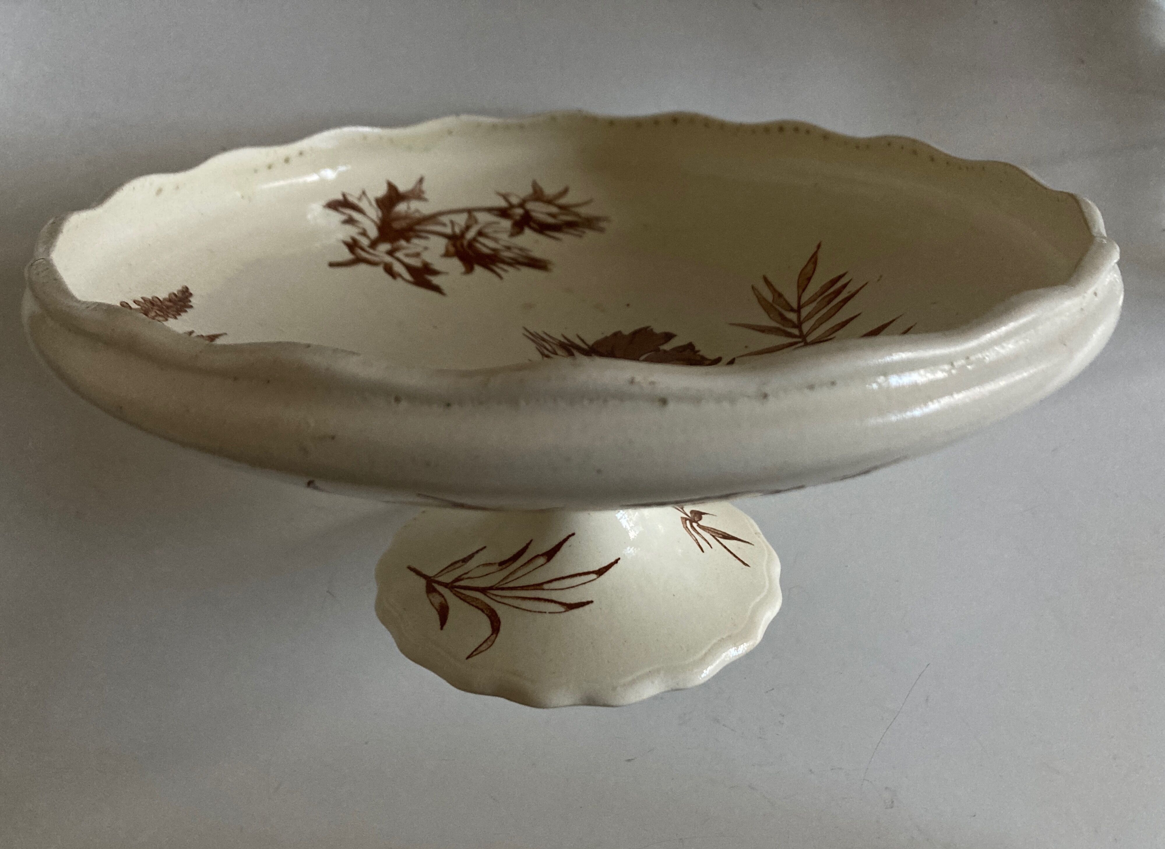 Compotier with gadroons in faience of Clairfontaine 1890 with flowers