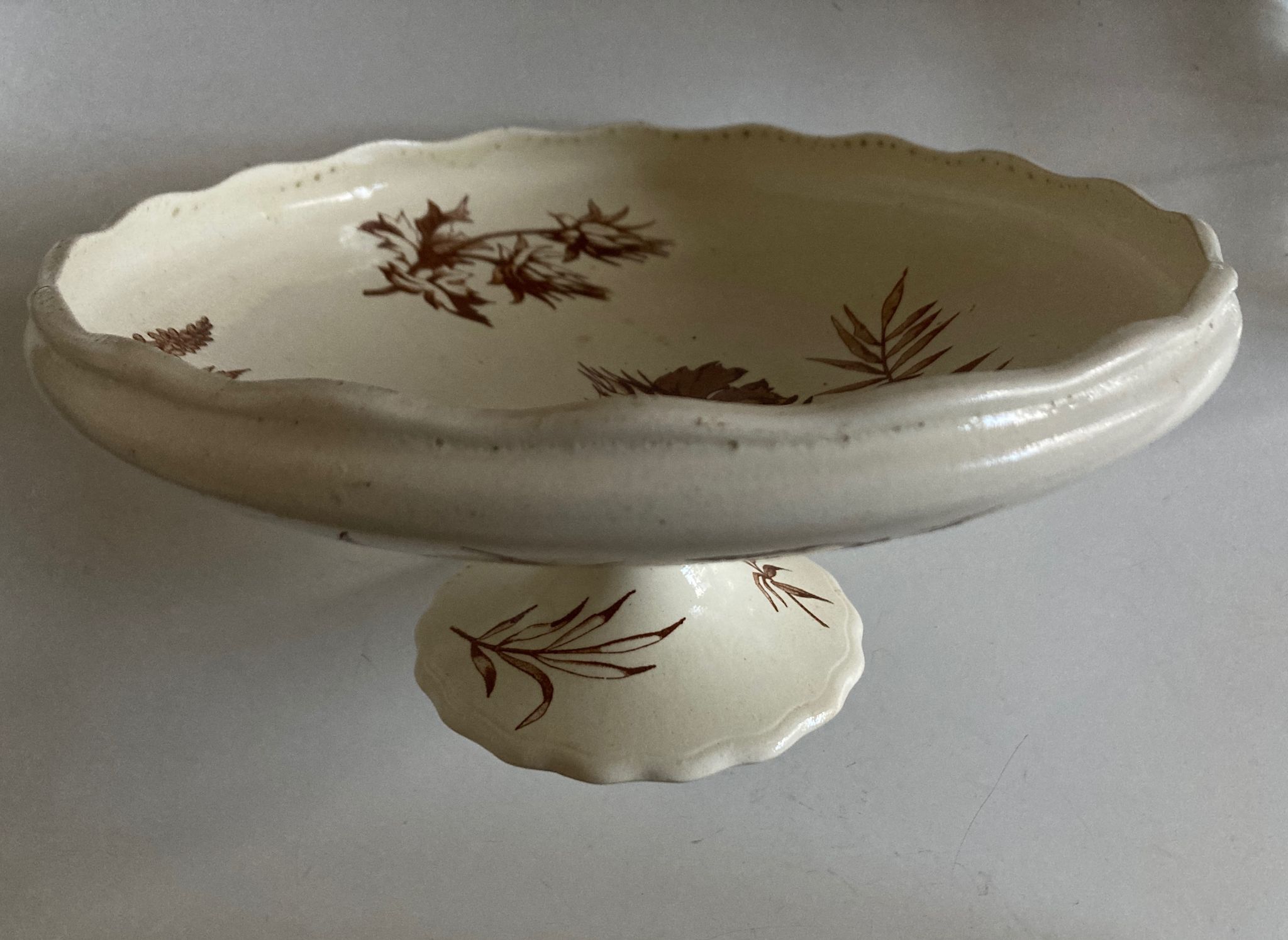 Compotier à godrons en faience de Clairfontaine 1890 à fleurs