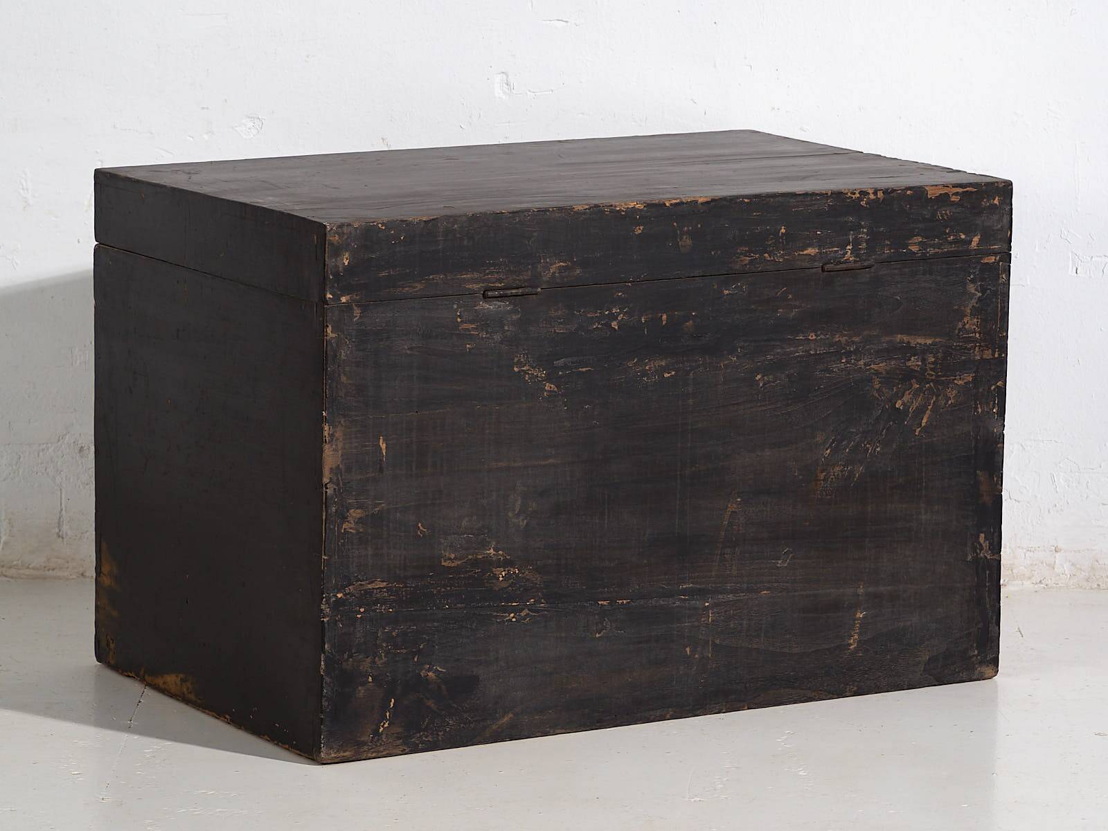 Antique wooden chest with lotus flower illustrations (China, circa 1900)