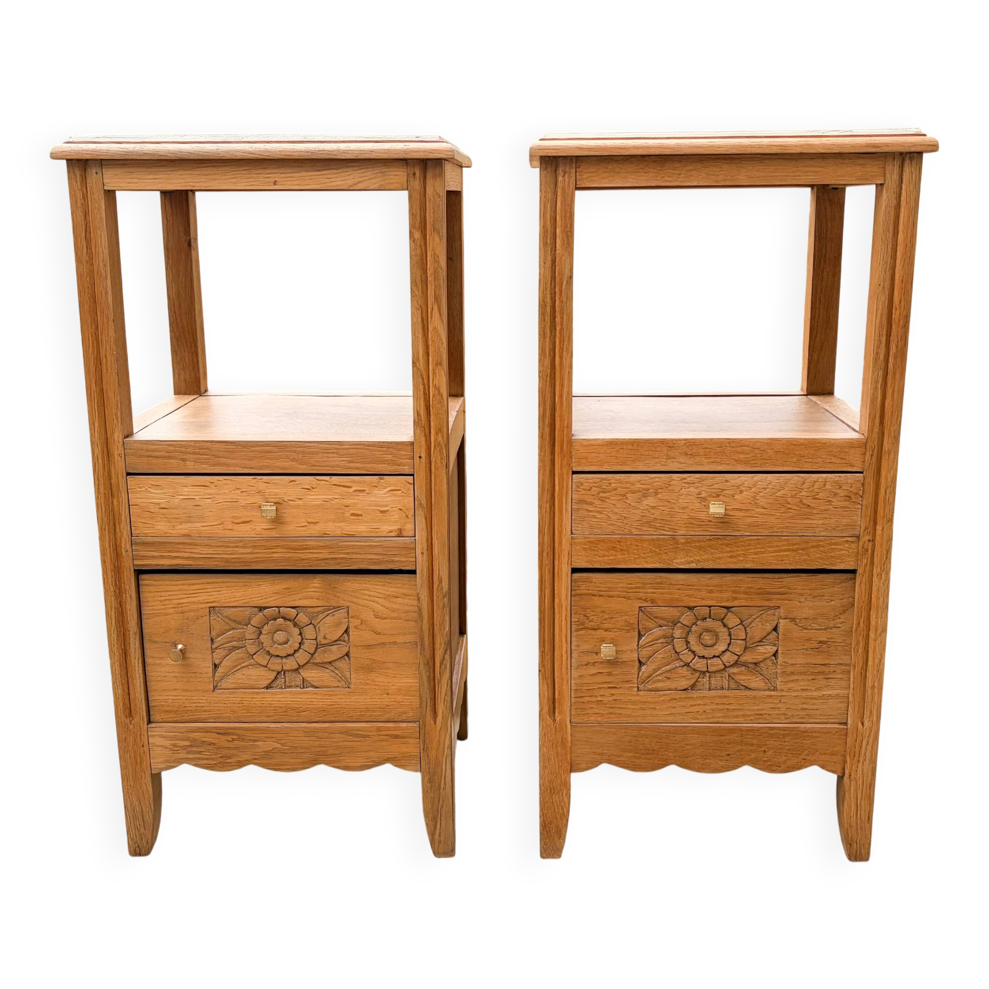 Art Deco pair of bedside tables in oak, 1930s.