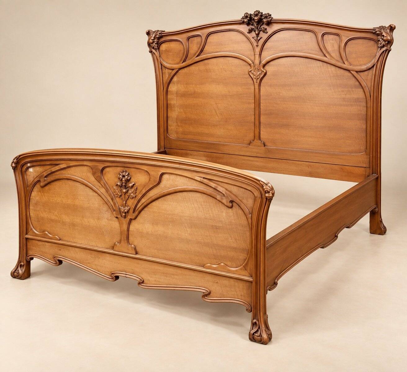 Double bed from the Art Nouveau period – Carved mahogany – Relief flowers