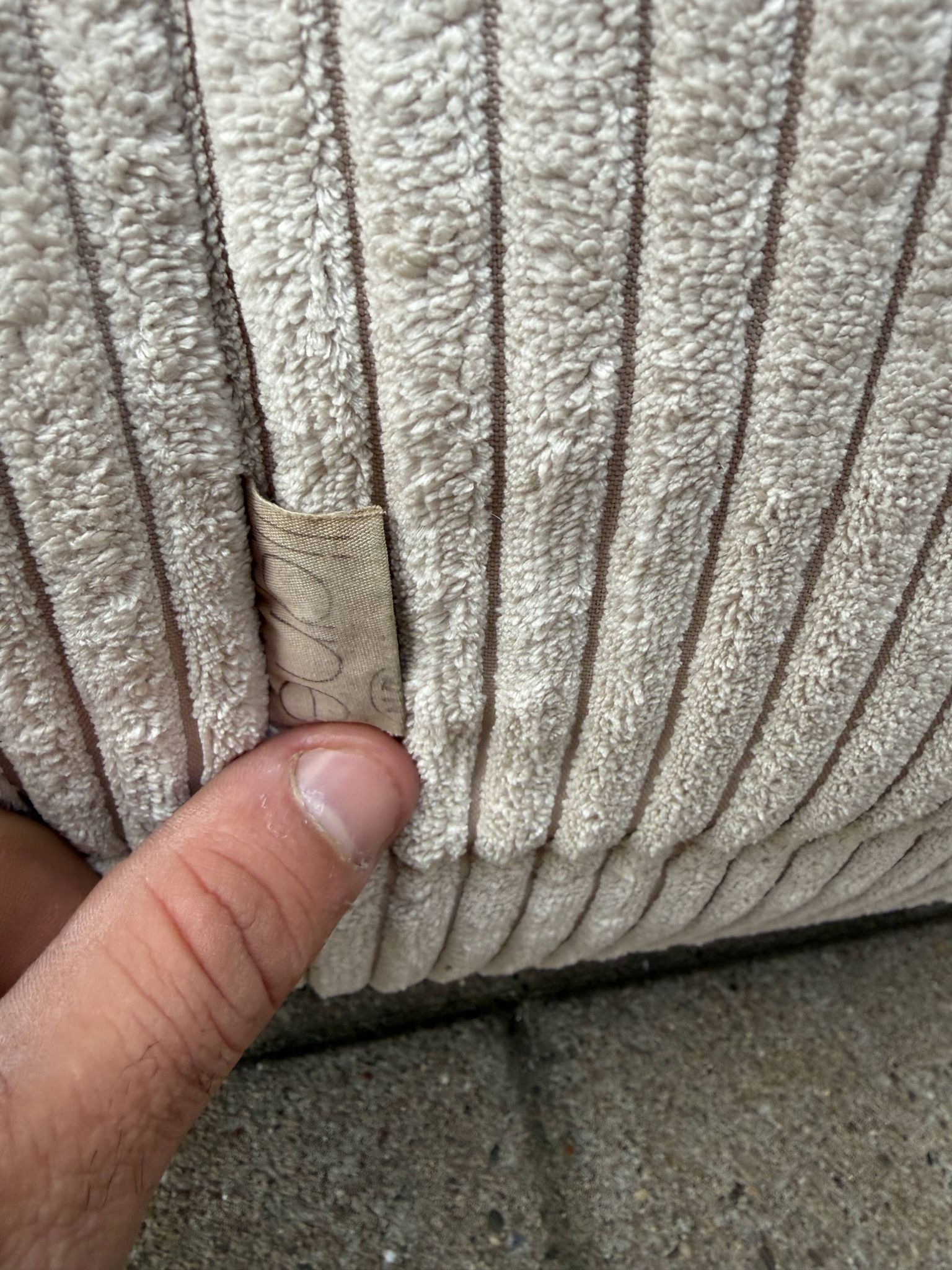 Ligne Roset Togo 3 places, 2 places et d'angle en velours côtelé beige