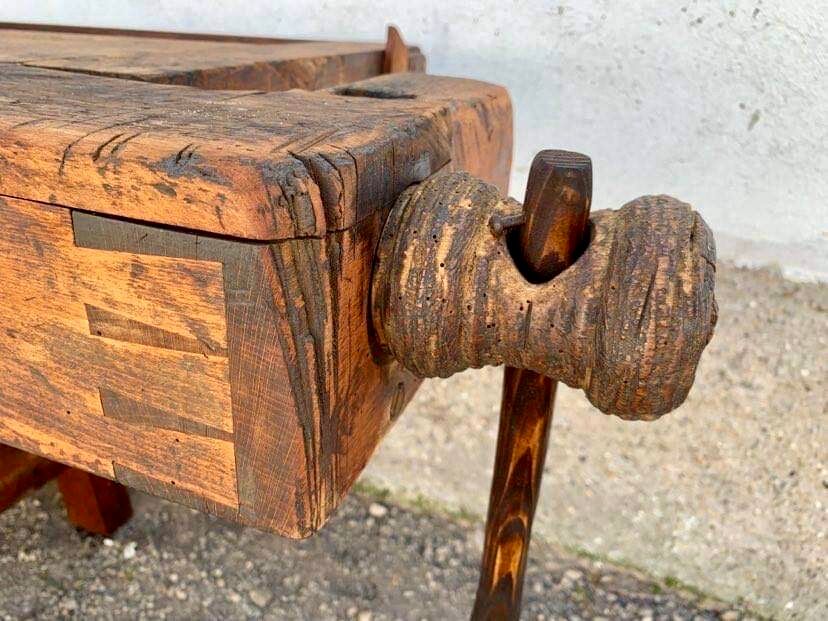 Old carpenter's workbench in solid wood late nineteenth century