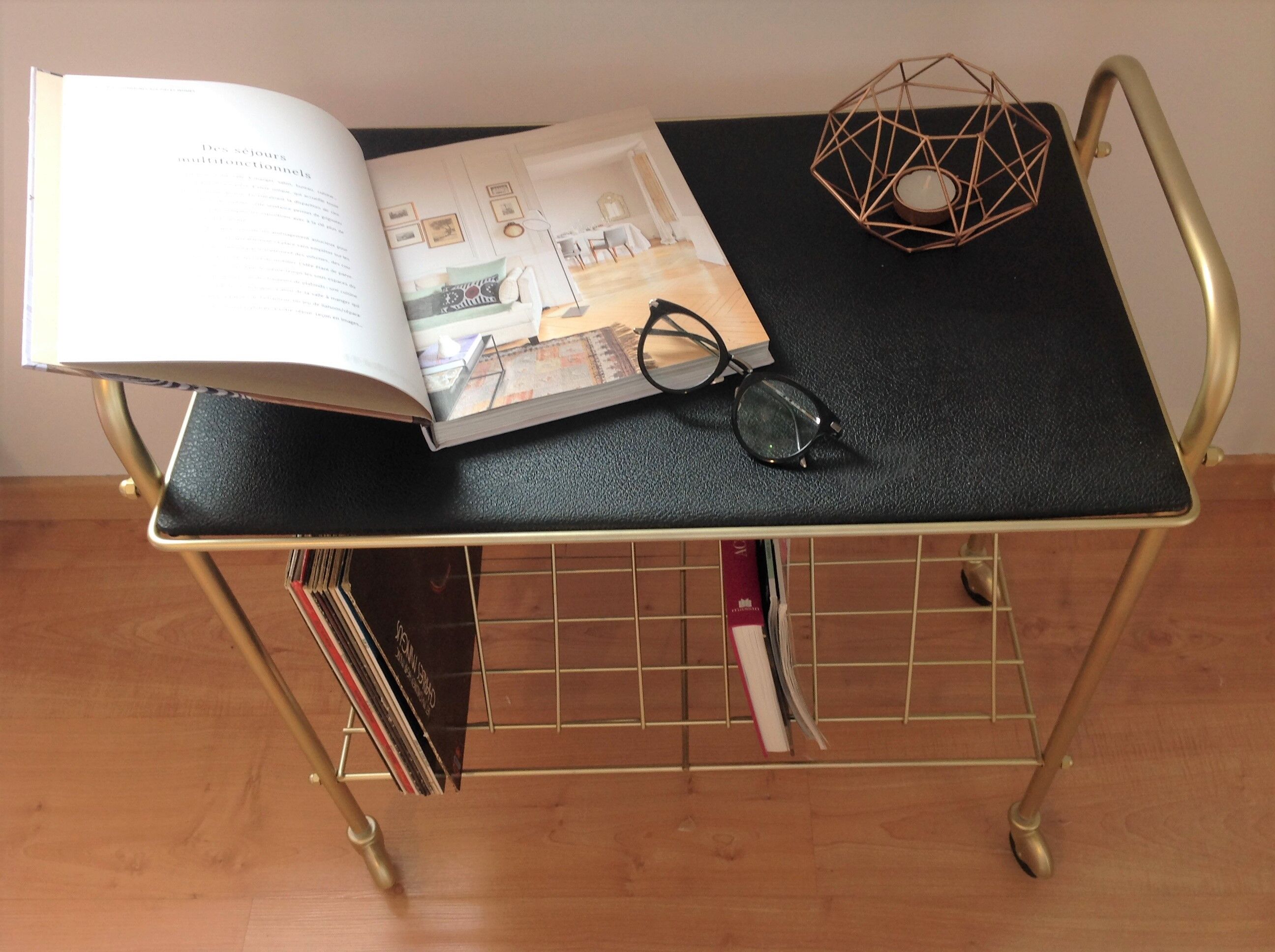 Service vinyl holder