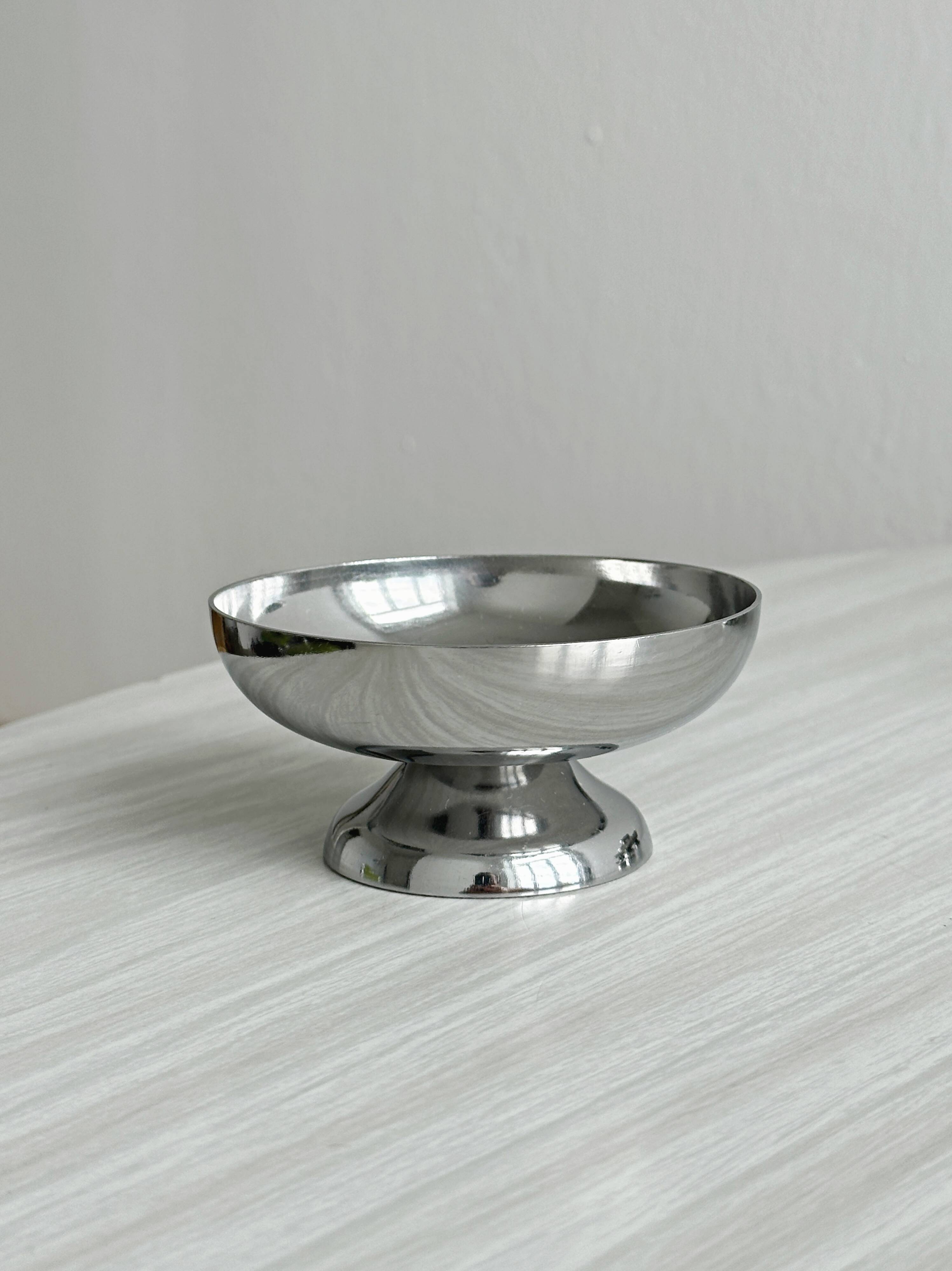 Lot de 6 coupelles vintage en inox brillant
