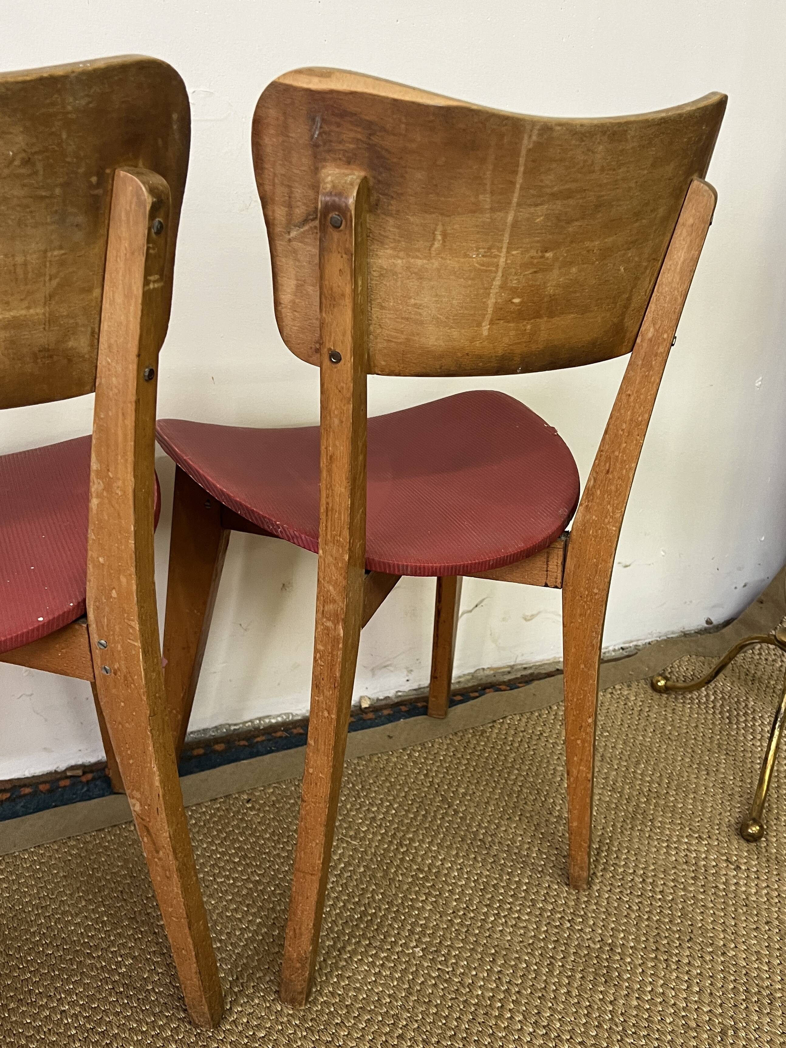 Suite de 4 chaises bistrot en bois vintage