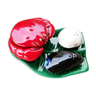 Set of mustard pot salt shaker pepper