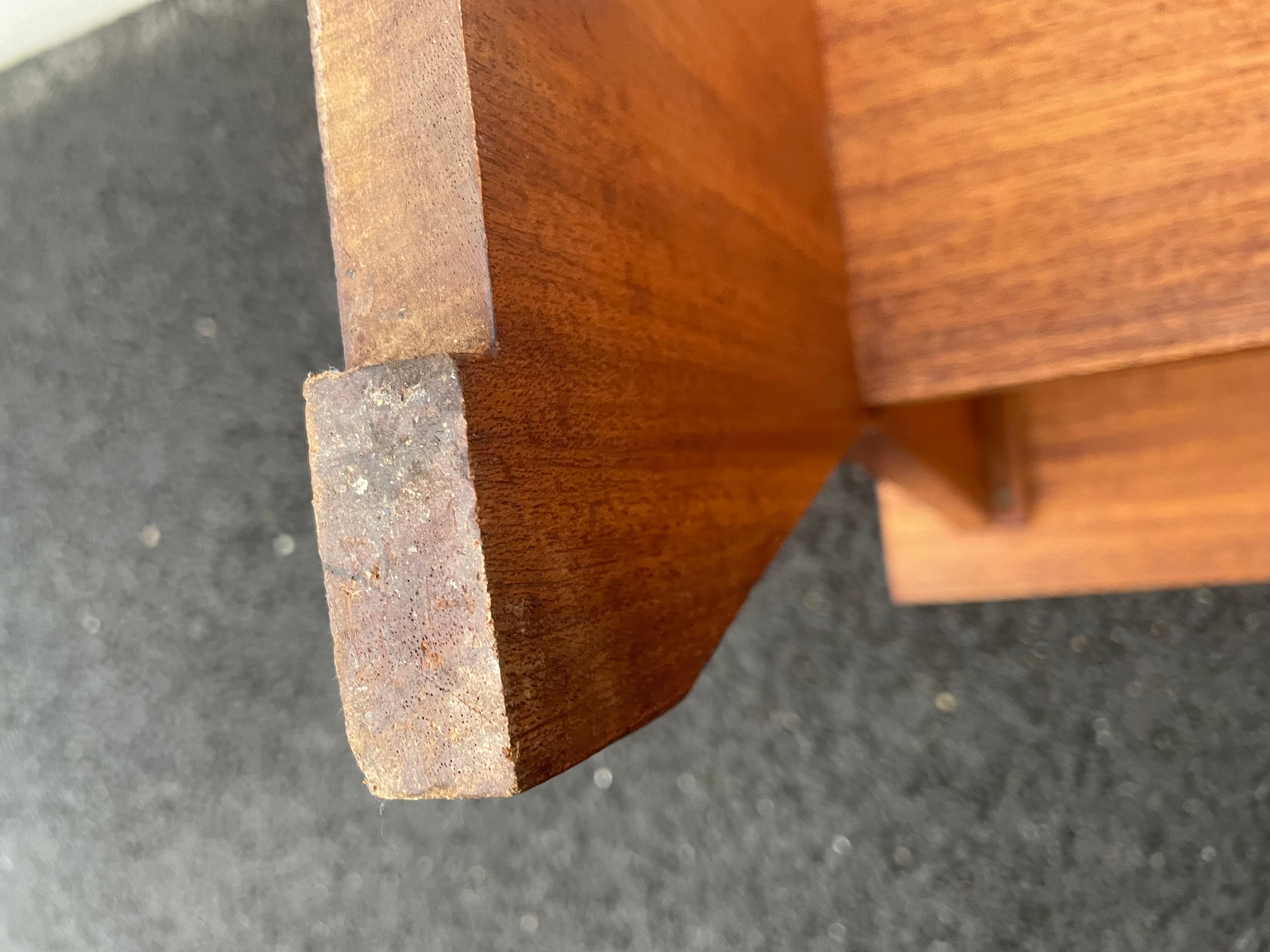 Table d’appoint ou chevet en teck 70’S